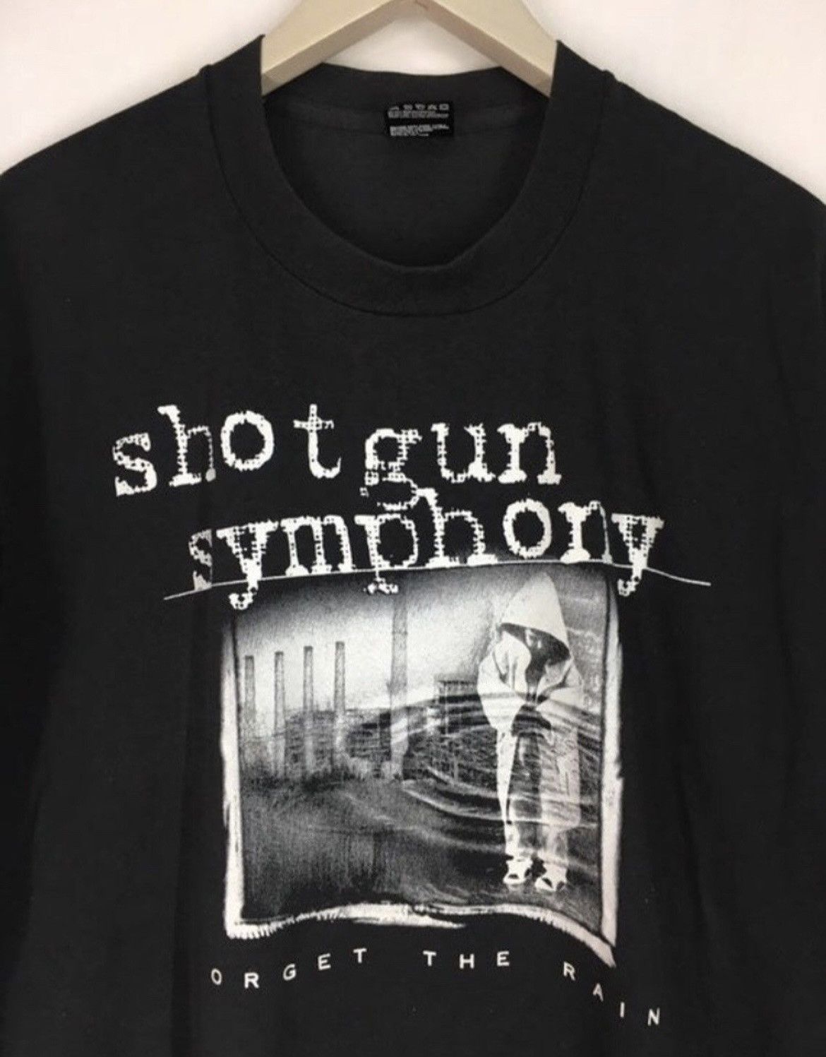 Band Tees Vintage 90s Shotgun Symphony forget the rain hard rock band Size US L / EU 52-54 / 3 - 3 Thumbnail