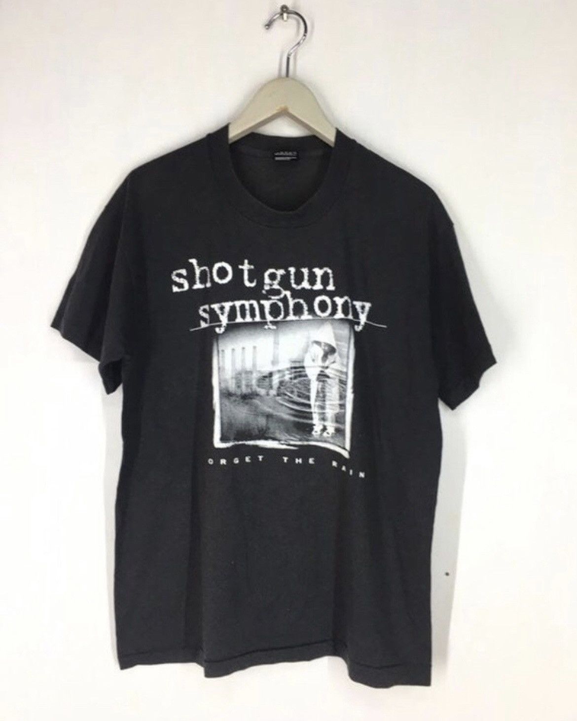 Band Tees Vintage 90s Shotgun Symphony forget the rain hard rock band Size US L / EU 52-54 / 3 - 1 Thumbnail