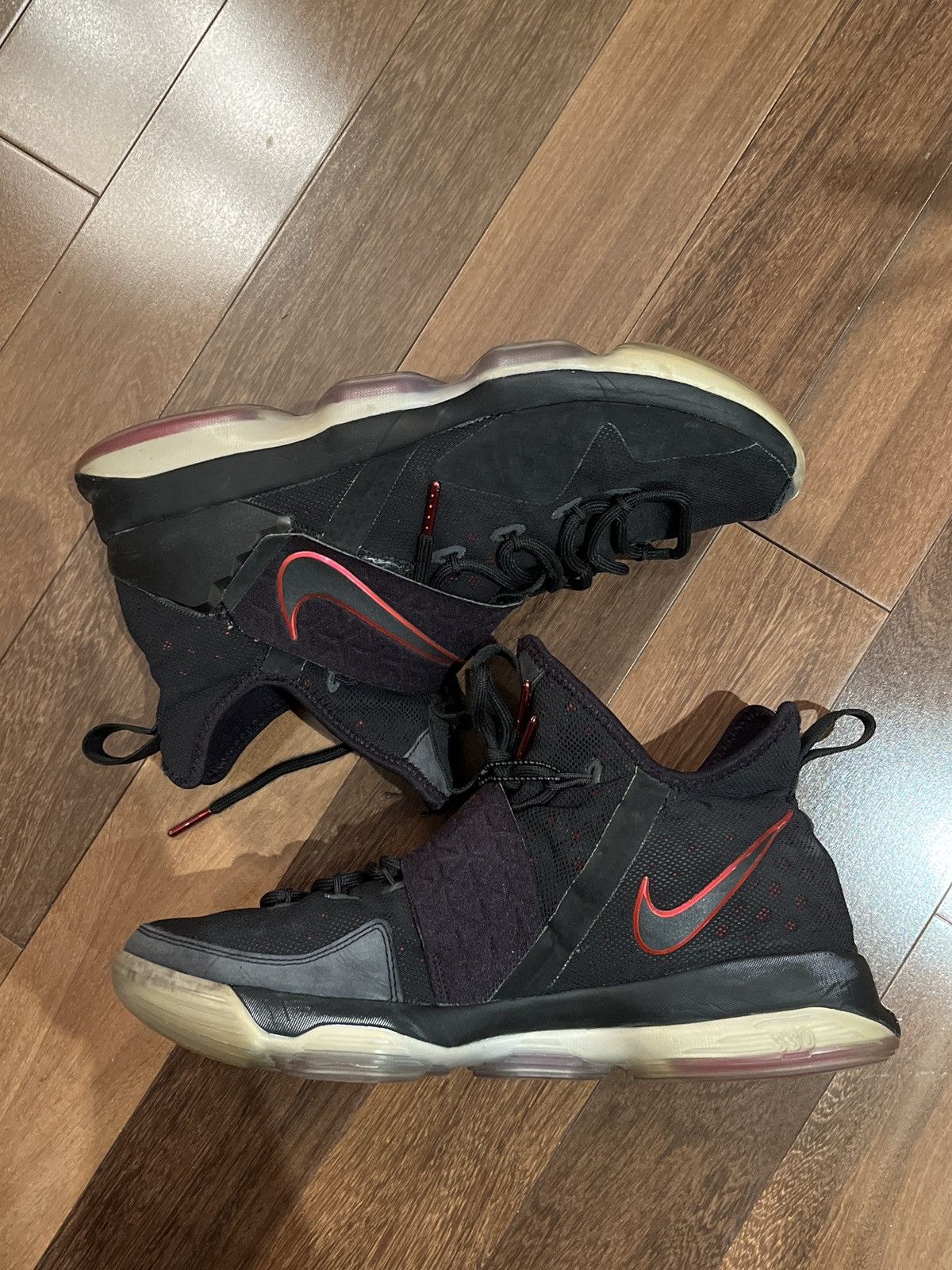 Lebron 14 bred hot sale