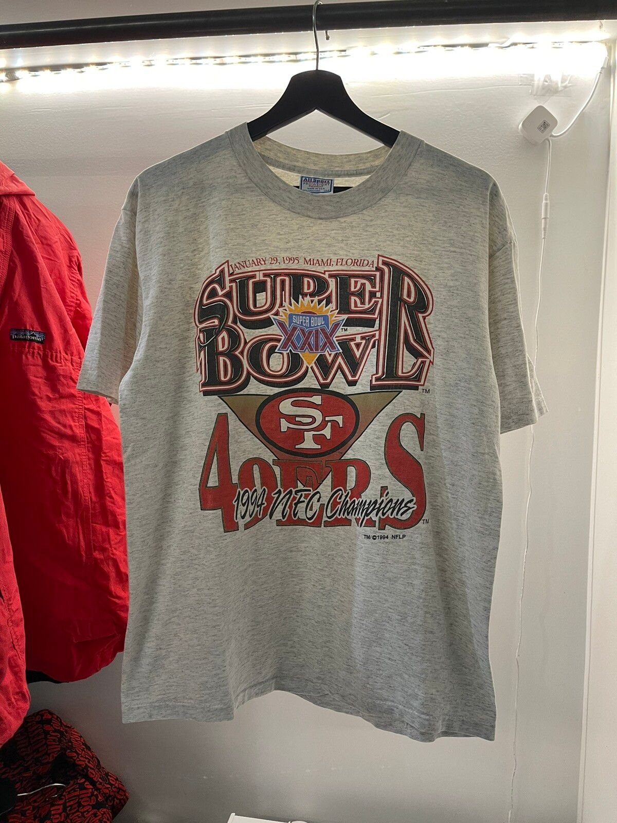 Vintage Vintage 90s San Fransisco 49ers NFL T Shirt Size US L / EU 52-54 / 3 - 1 Preview