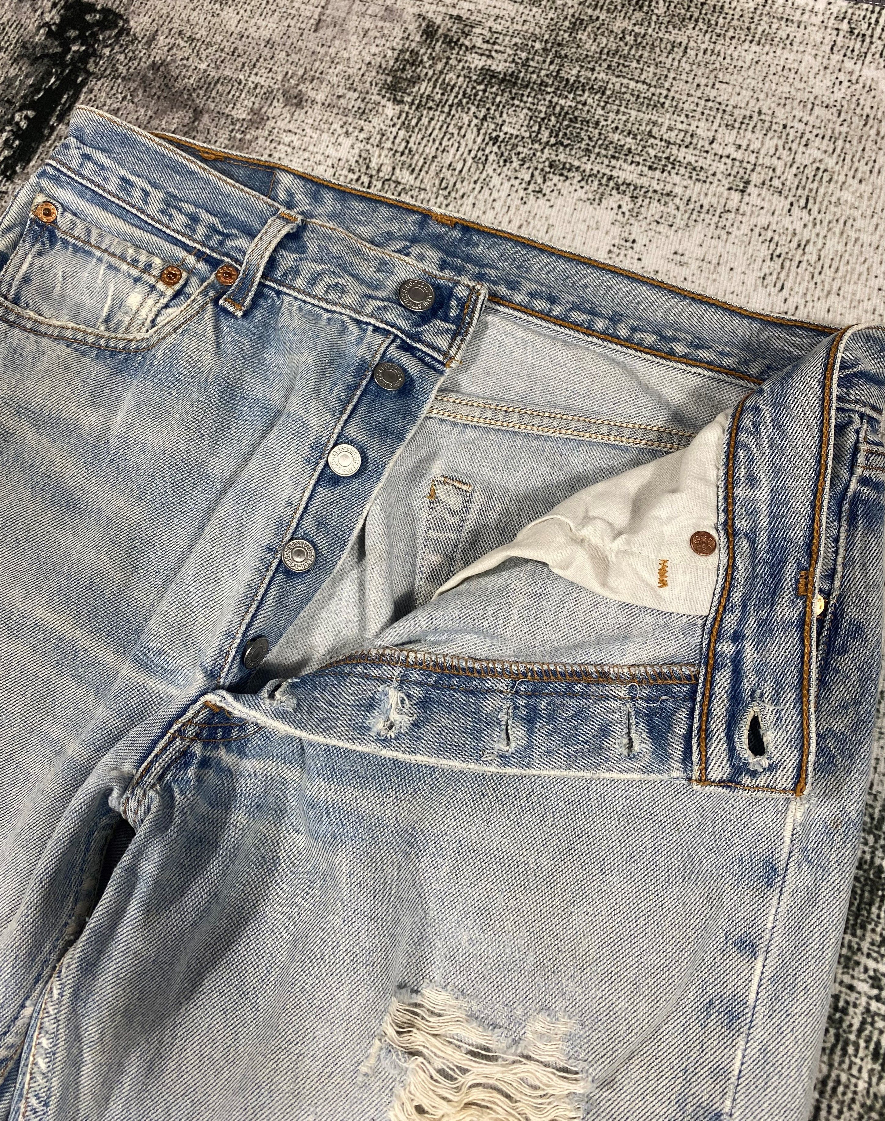 Levi's Vintage Clothing RARE🔥Vintage Levis 501xx USA Distressed Kurt Kobain Size US 31 - 8 Thumbnail