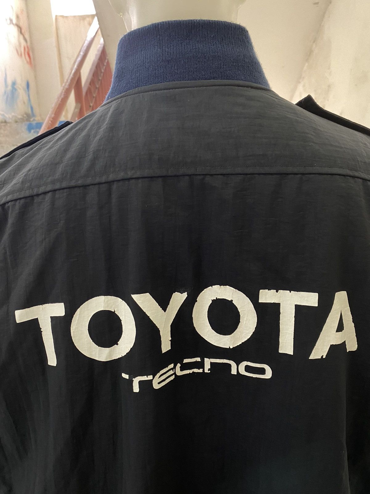 Japanese Brand × Other × Vintage VTG 90s DISTRESSED TOYOTA FLIGHT MILITARY BOMBER JACKET Size US L / EU 52-54 / 3 - 3 Thumbnail