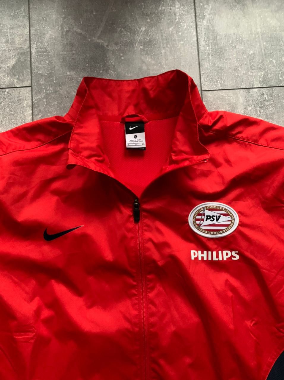 Nike Nike PSV eindhoven red black windrunner football netherlands Size US XL / EU 56 / 4 - 2 Thumbnail
