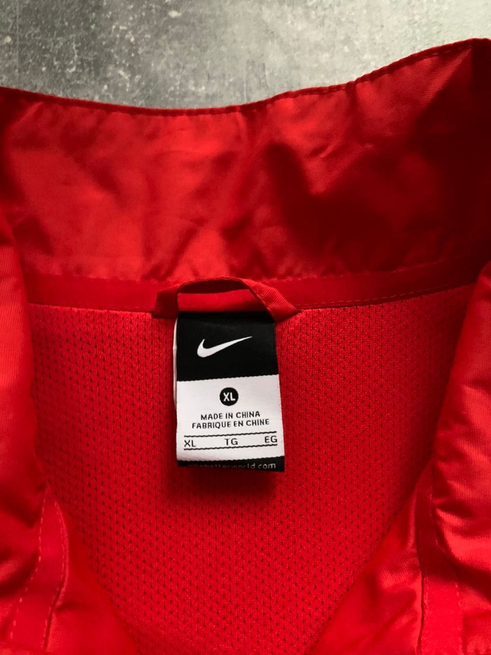 Nike Nike PSV eindhoven red black windrunner football netherlands Size US XL / EU 56 / 4 - 5 Thumbnail