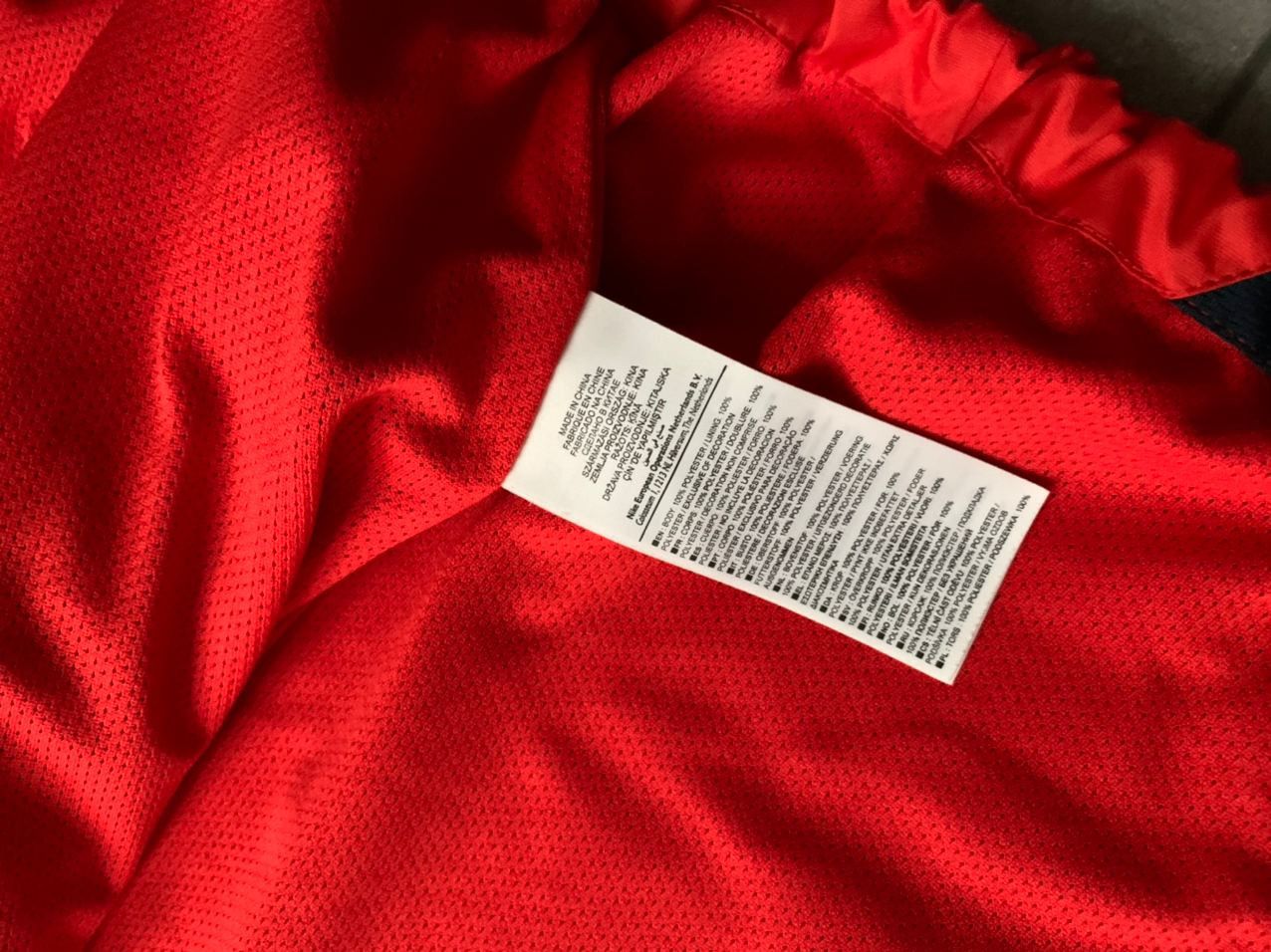 Nike Nike PSV eindhoven red black windrunner football netherlands Size US XL / EU 56 / 4 - 8 Thumbnail