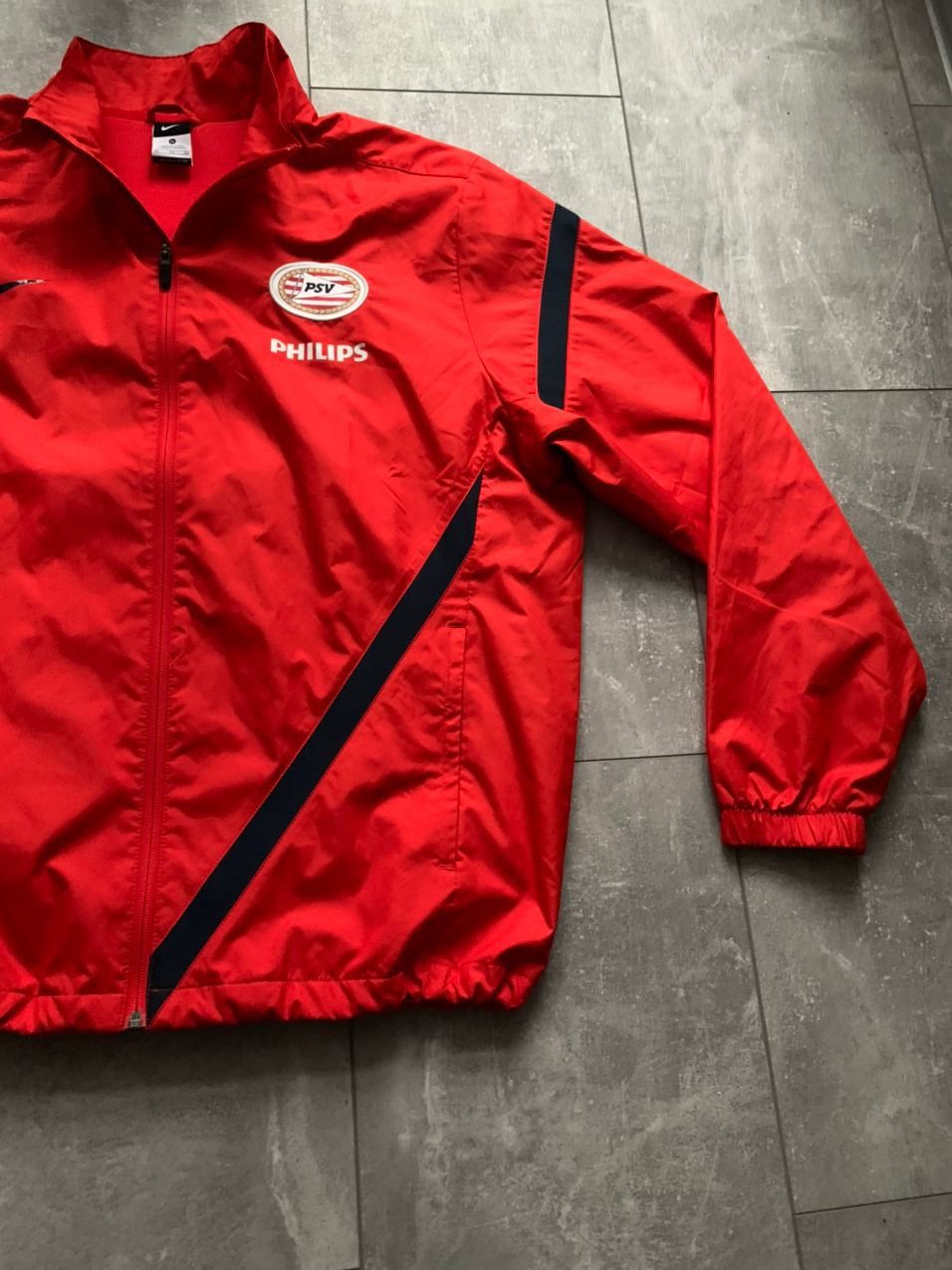 Nike Nike PSV eindhoven red black windrunner football netherlands Size US XL / EU 56 / 4 - 7 Thumbnail
