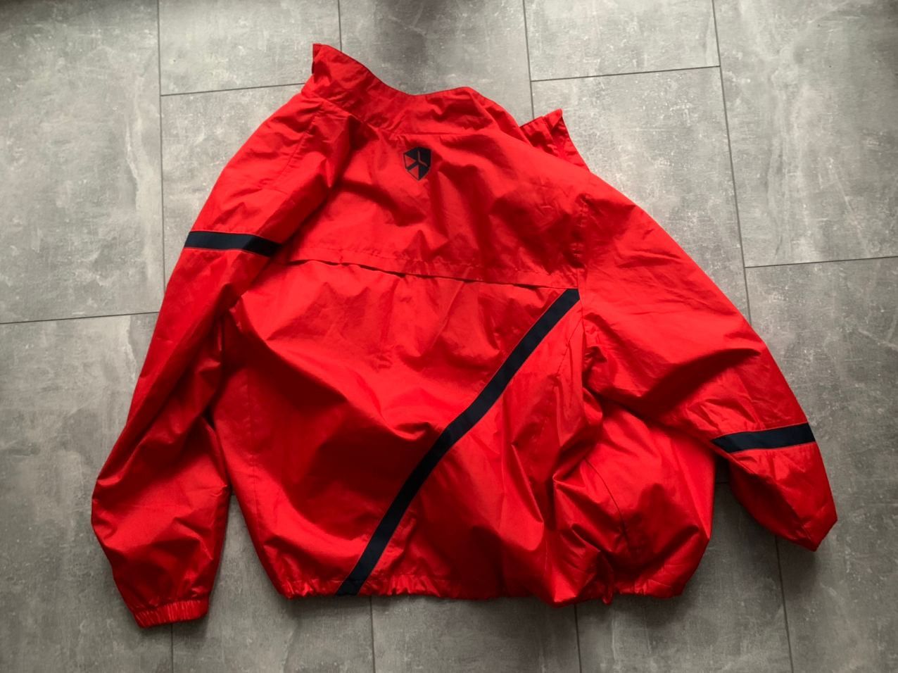 Nike Nike PSV eindhoven red black windrunner football netherlands Size US XL / EU 56 / 4 - 9 Thumbnail