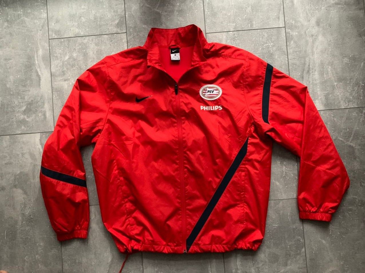 Nike Nike PSV eindhoven red black windrunner football netherlands Size US XL / EU 56 / 4 - 1 Thumbnail