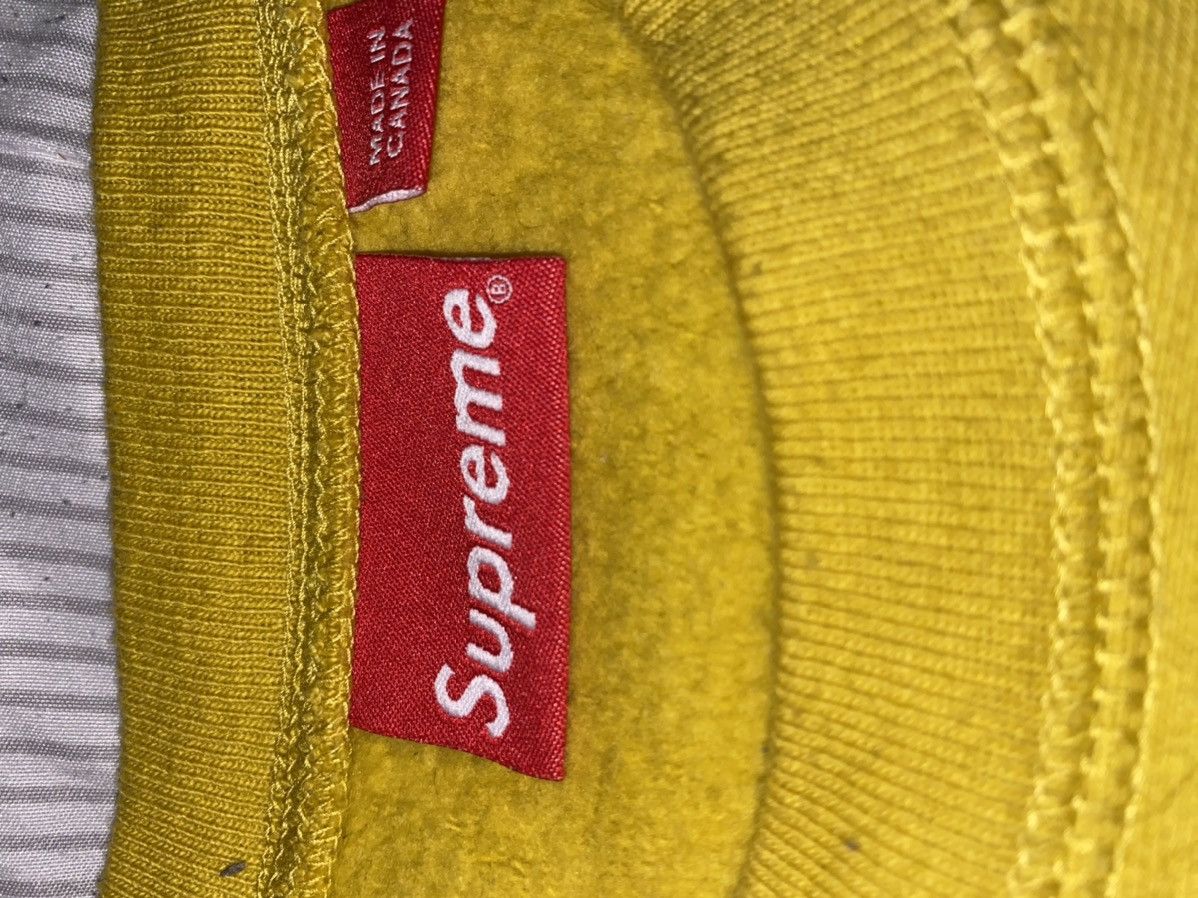 Supreme Supreme Mustard Box Logo Crewneck FW18 Size US XL / EU 56 / 4 - 5 Thumbnail