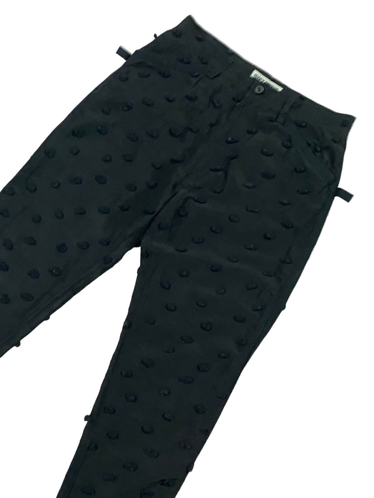 Issey Miyake Rare‼️Issey Miyake Decorated With Embossed Patterns Pants Size 28" / US 6 / IT 42 - 18 Thumbnail