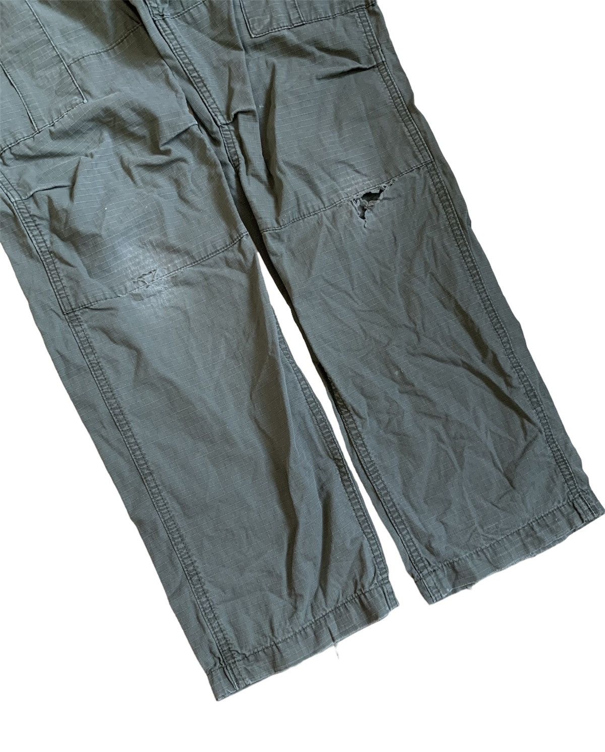 Carhartt Carhartt Wip Distressed khaki cargo aviation pants logo Size US 31 - 5 Thumbnail