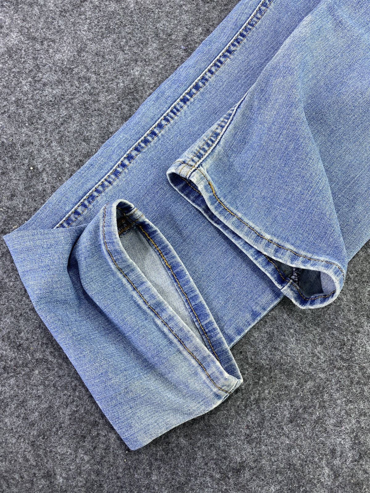 Levi's Vintage Levi's 541 Blue Wash Jeans - J597 Size US 33 - 7 Thumbnail