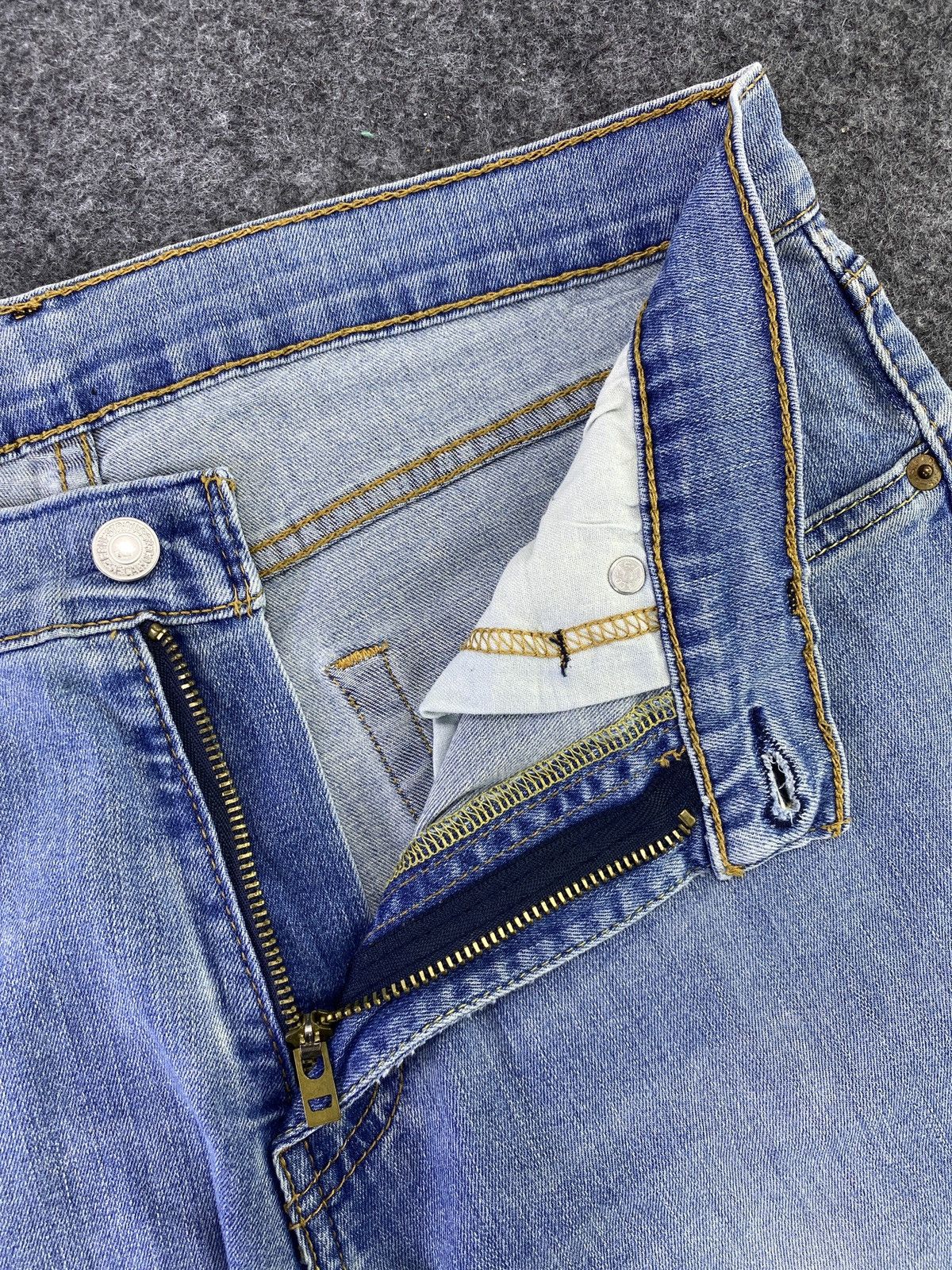 Levi's Vintage Levi's 541 Blue Wash Jeans - J597 Size US 33 - 3 Thumbnail