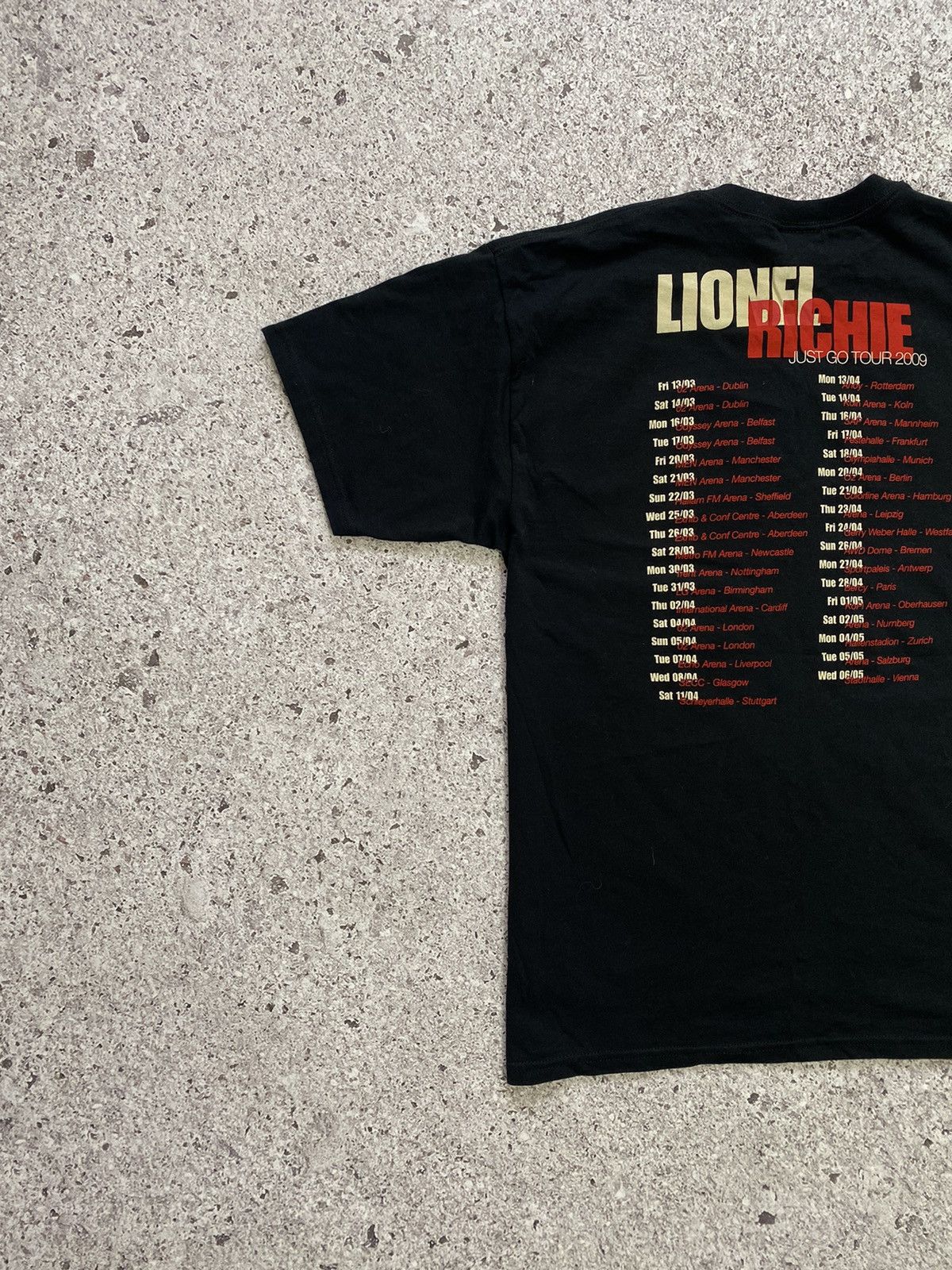Band Tees × Vintage Vintage Lionel Richie Just Go Tour 2009 T-shirt Size US L / EU 52-54 / 3 - 5 Thumbnail