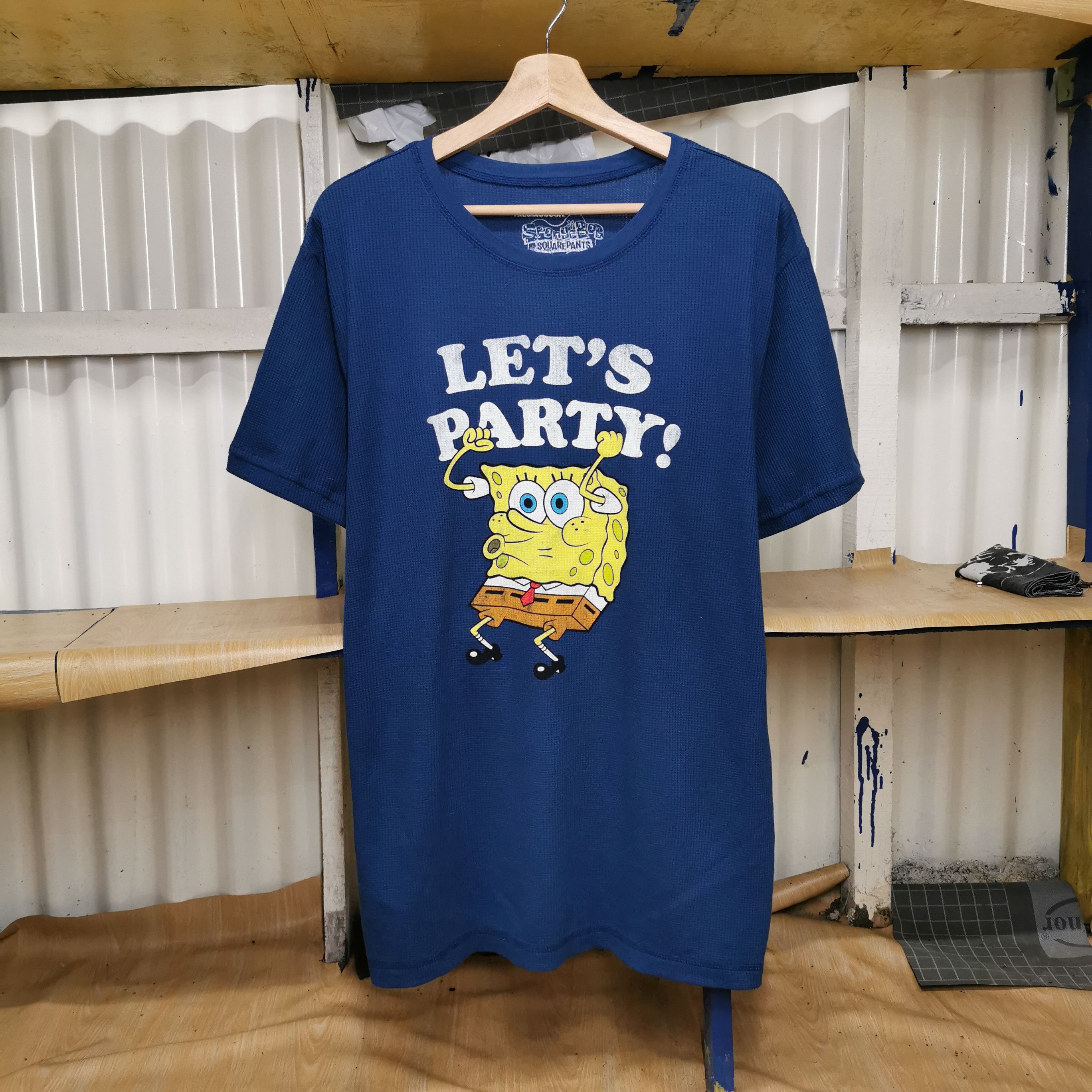 image of Nickelodeon Vintage Cartoon Spongebob Squarepants Tee in Blue, Men's (Size Large)
