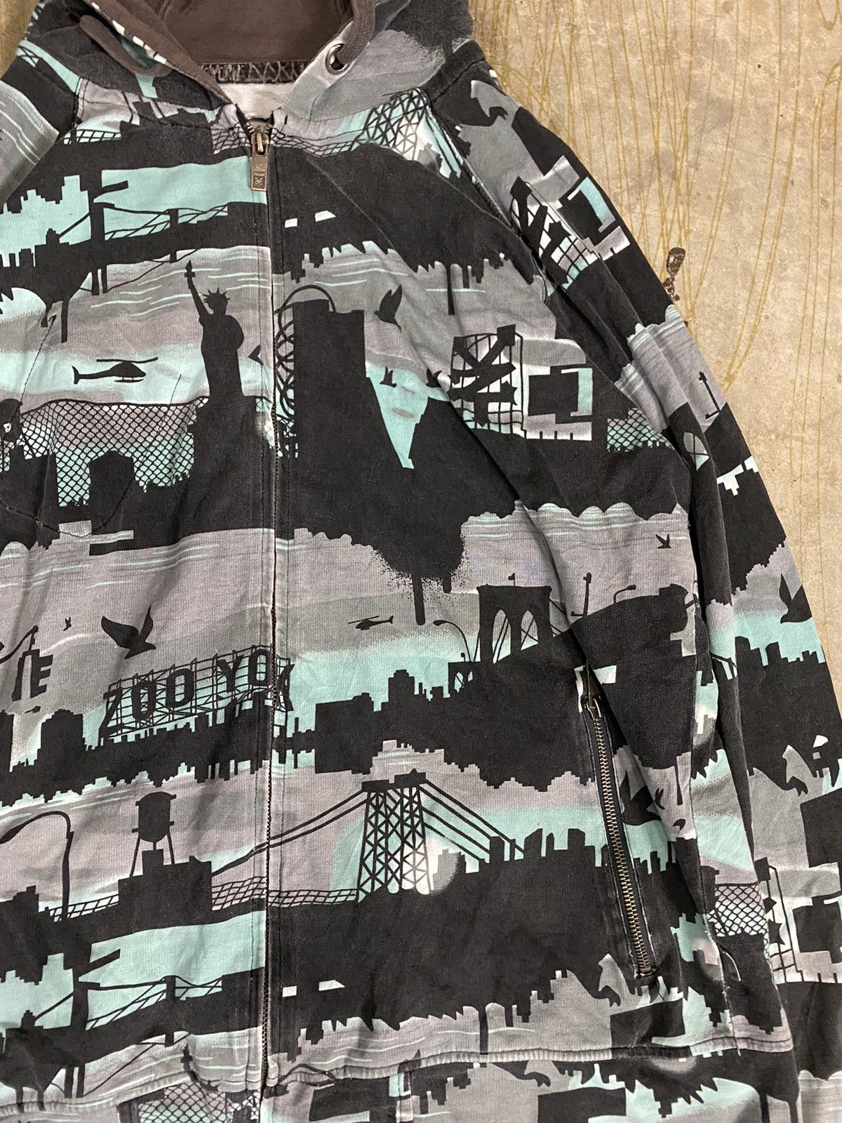 Futura × Zoo York Vtg New York City All over print iconic hoodie Size US XL / EU 56 / 4 - 5 Thumbnail