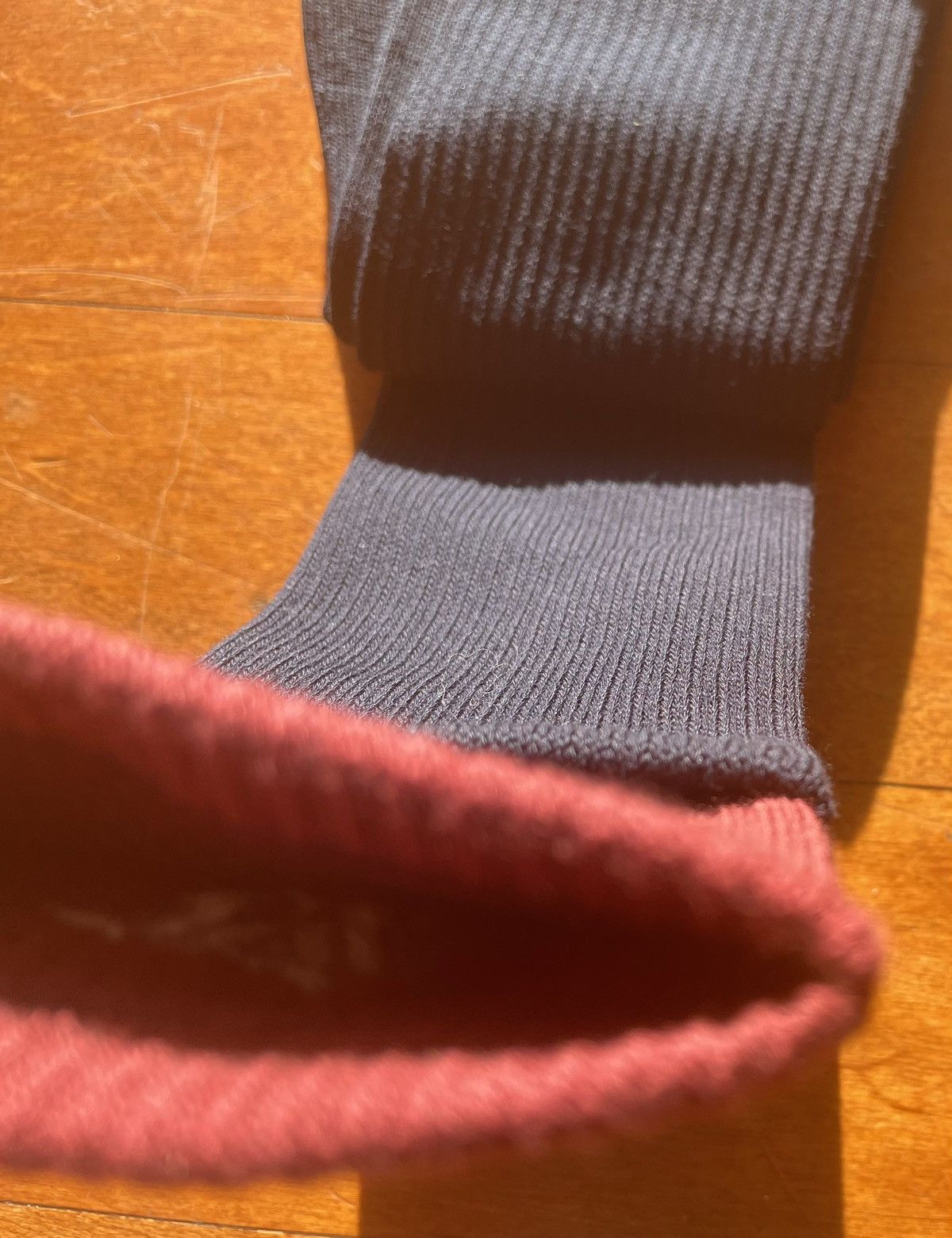 JW Anderson × Uniqlo Navy Burgundy Layered Socks Dress Crew Cotton Logo Ribbed Size ONE SIZE - 12 Thumbnail