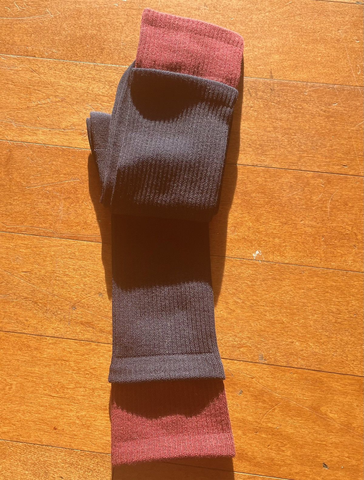 JW Anderson × Uniqlo Navy Burgundy Layered Socks Dress Crew Cotton Logo Ribbed Size ONE SIZE - 6 Thumbnail