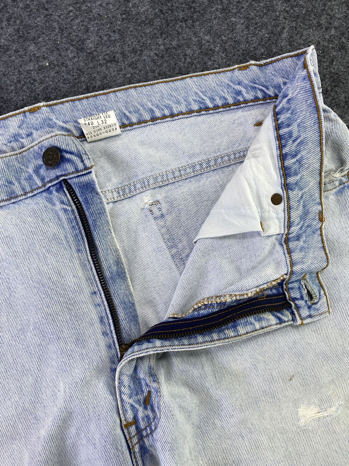 Jean × Levi's × Vintage VINTAGE 90s LEVIS 505 Light BLUE WASH JEANS - J613 Size US 40 / EU 56 - 3 Thumbnail