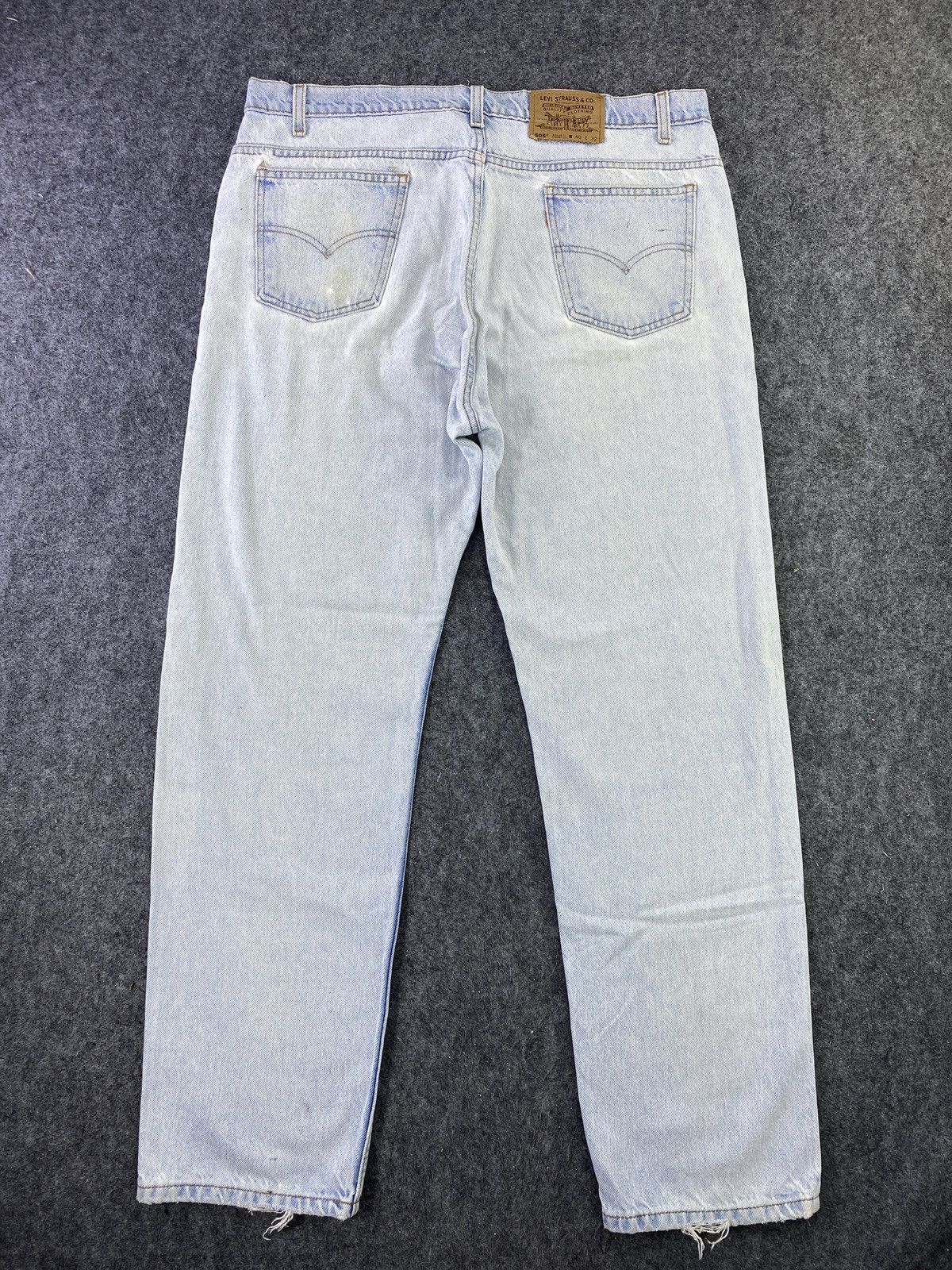 Jean × Levi's × Vintage VINTAGE 90s LEVIS 505 Light BLUE WASH JEANS - J613 Size US 40 / EU 56 - 2 Thumbnail