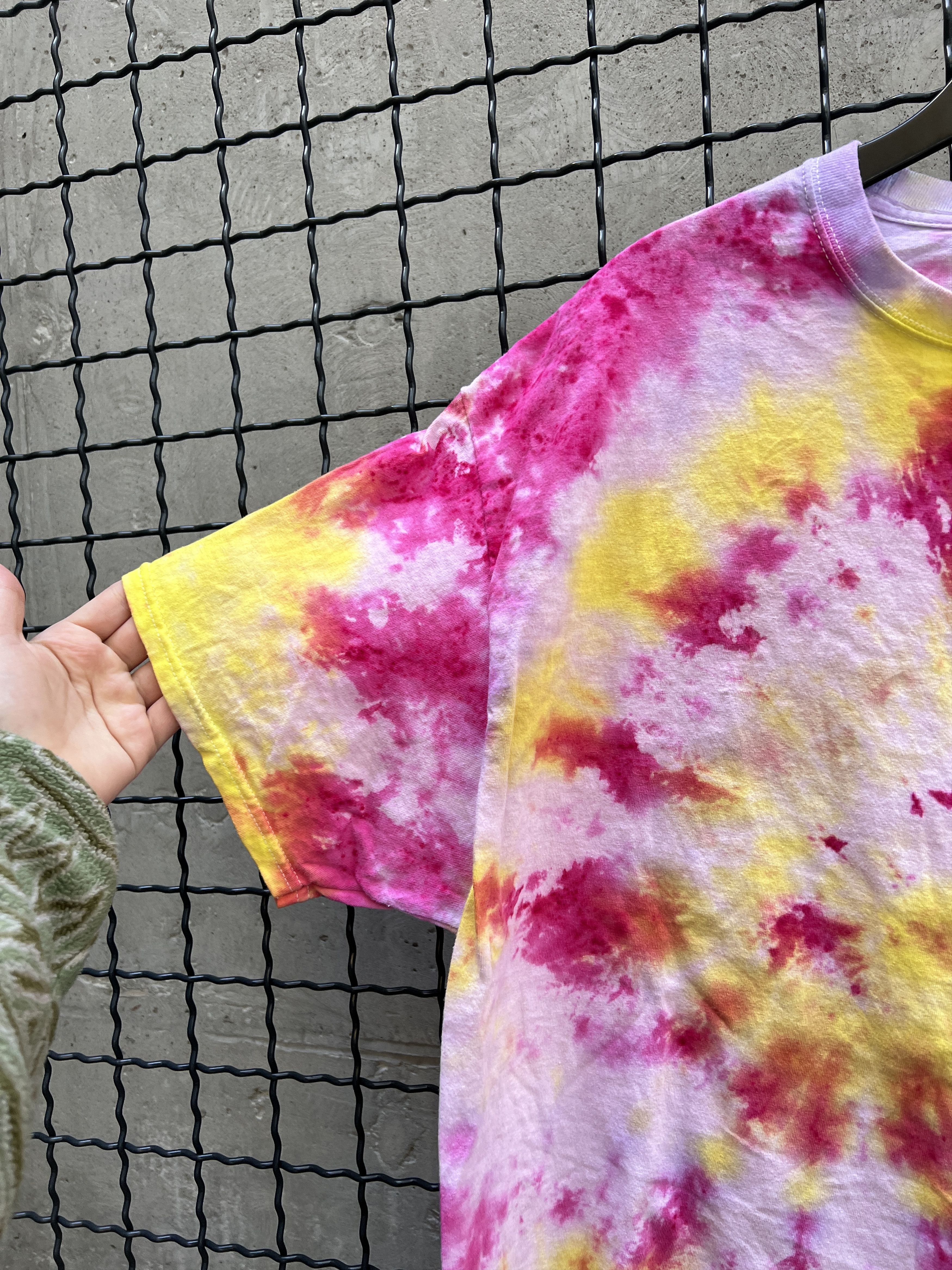 Hanes Vintage 2000s Hanes Tie Dye T-Shirt Size US XL / EU 56 / 4 - 5 Thumbnail