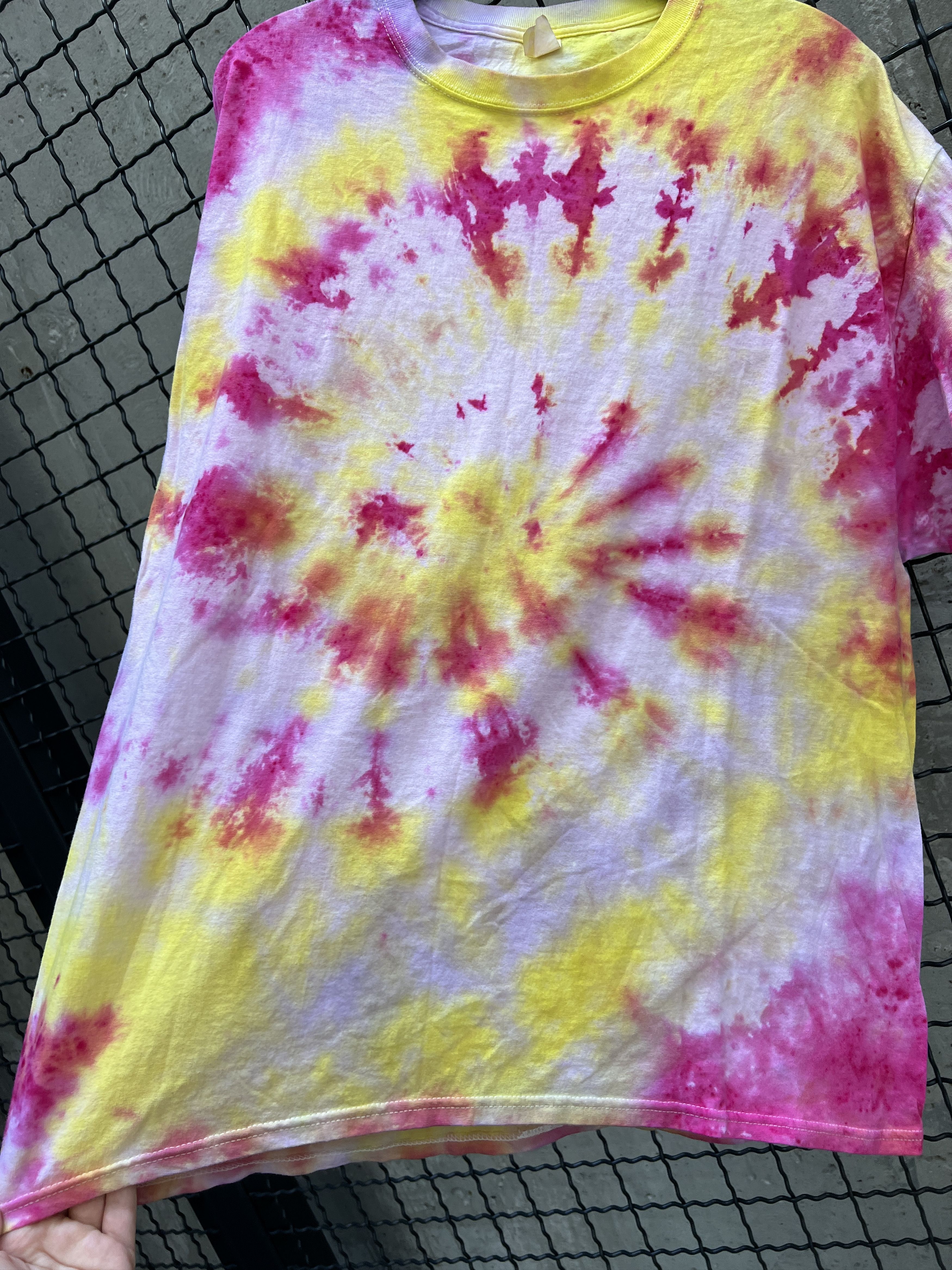 Hanes Vintage 2000s Hanes Tie Dye T-Shirt Size US XL / EU 56 / 4 - 8 Thumbnail