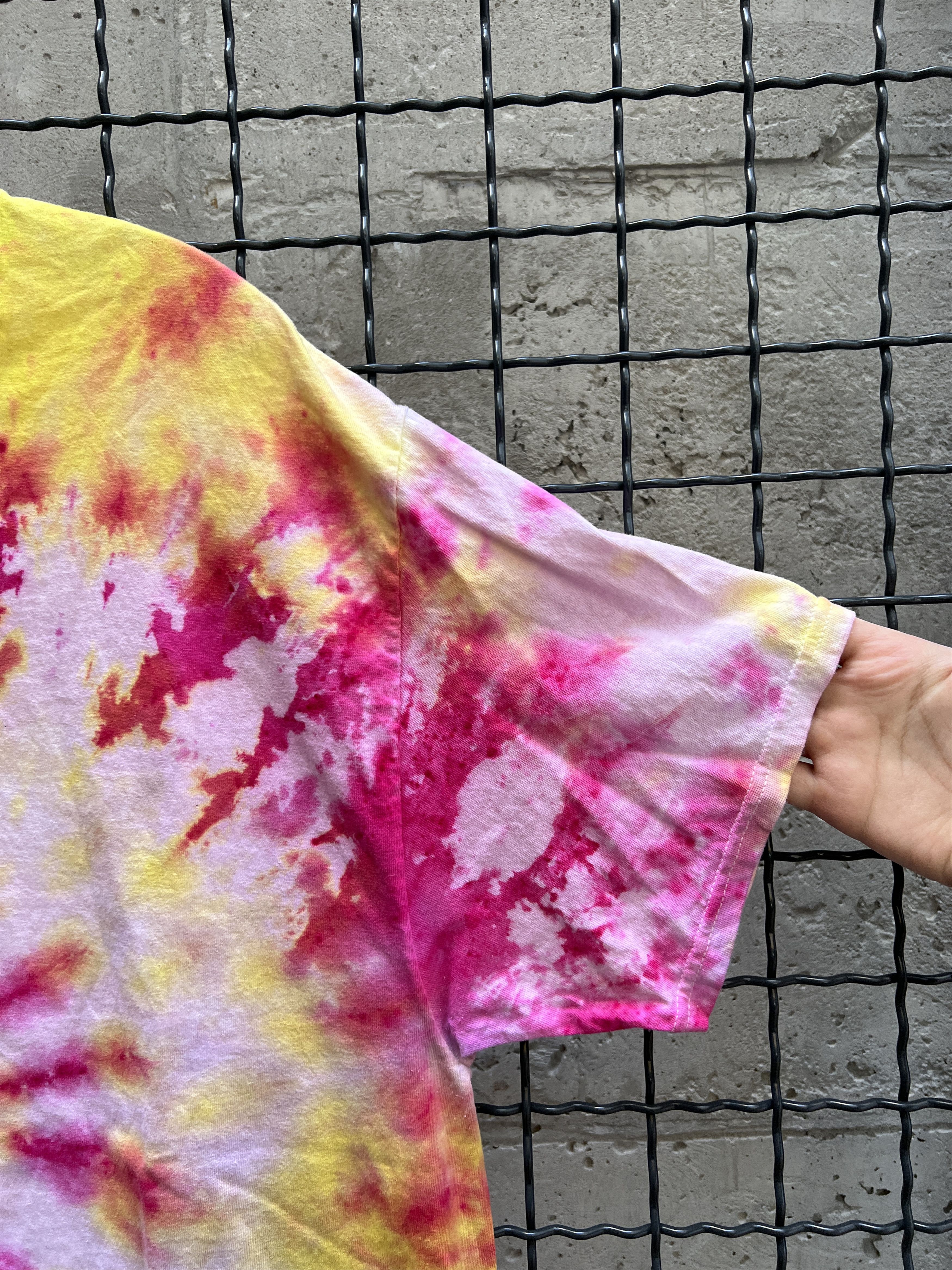 Hanes Vintage 2000s Hanes Tie Dye T-Shirt Size US XL / EU 56 / 4 - 6 Thumbnail