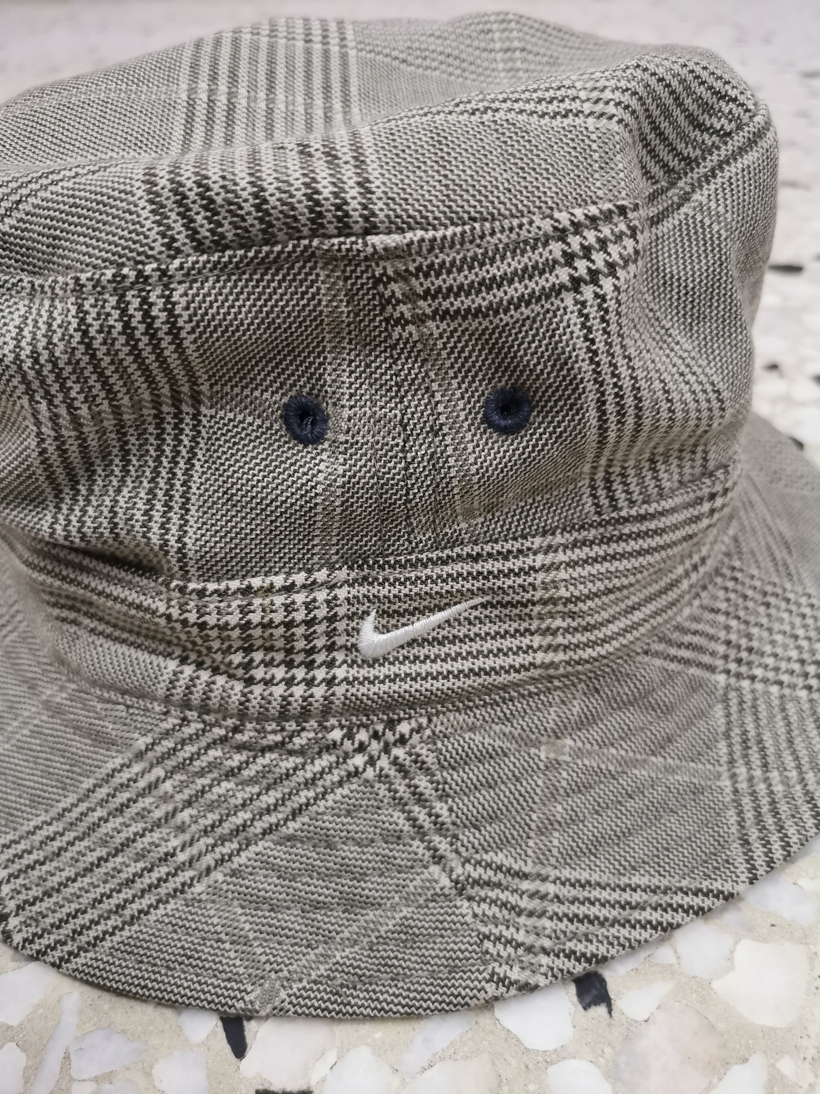 Nike Vintage Nike Golf Reversible Bucket Hat Size ONE SIZE - 2 Thumbnail