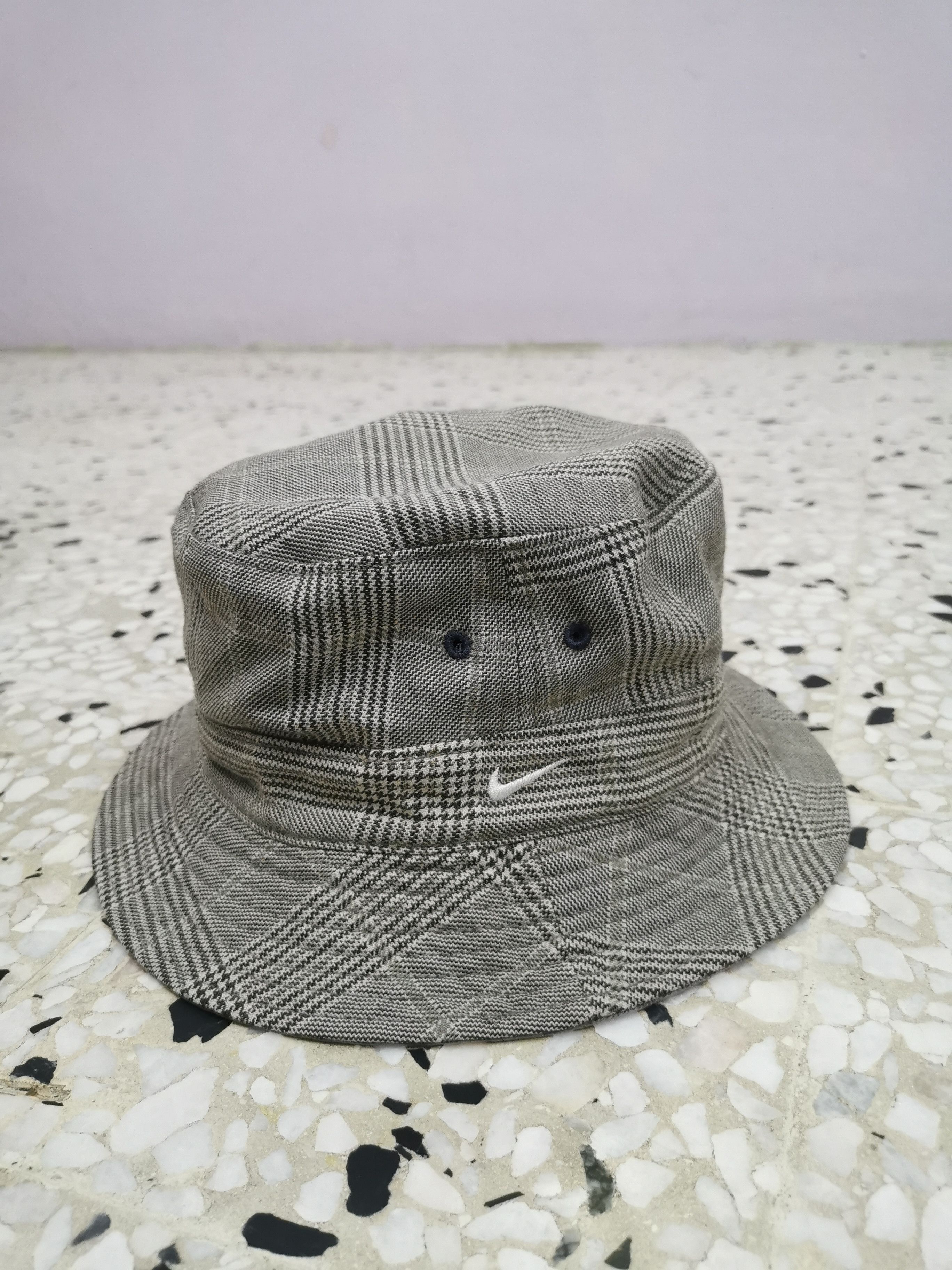 Nike Vintage Nike Golf Reversible Bucket Hat Size ONE SIZE - 1 Thumbnail