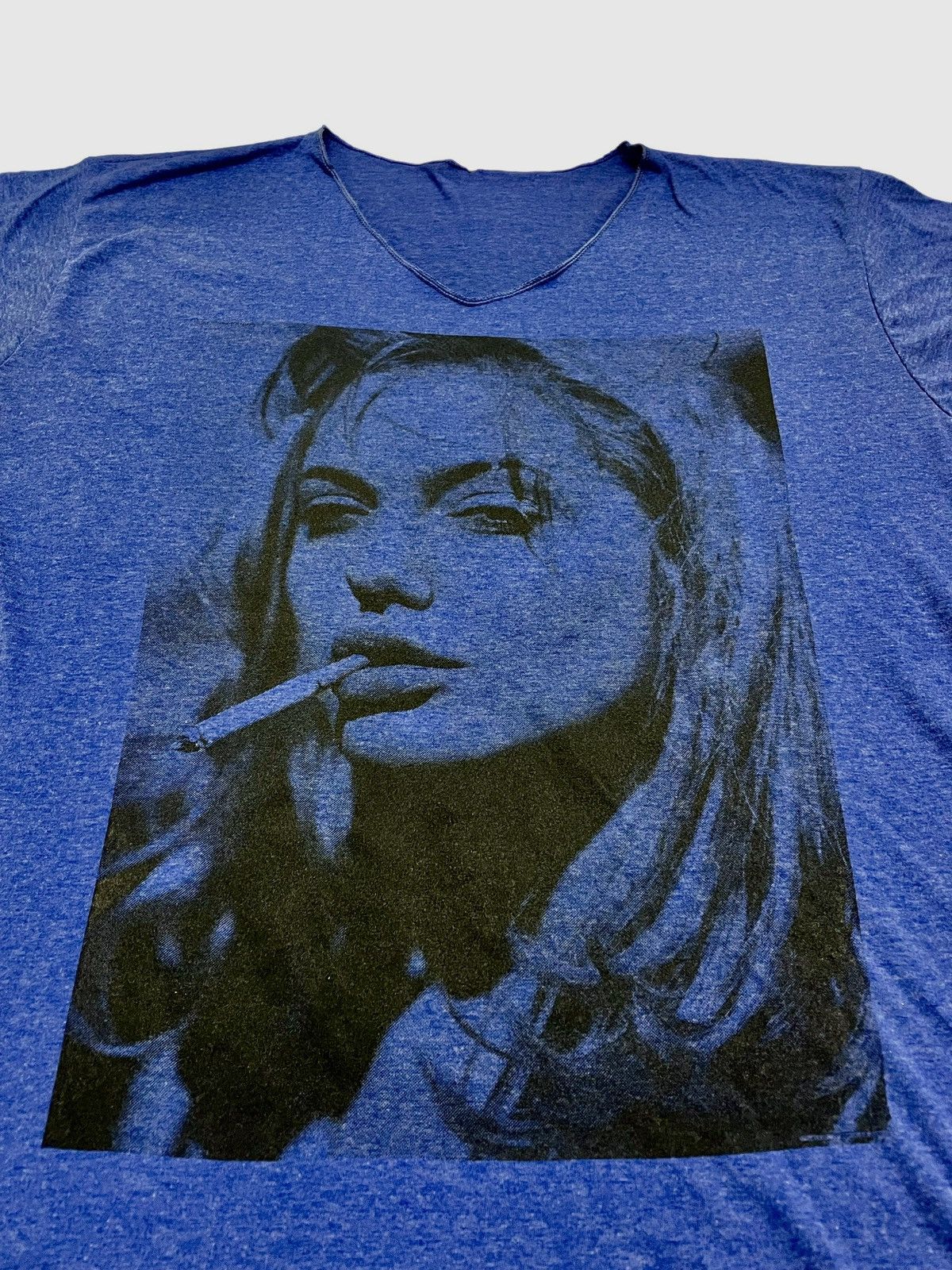 POP MAGAZINE Vintage V Neck Angelina Jolie 90s T-shirt Size US M / EU 48-50 / 2 - 4 Thumbnail