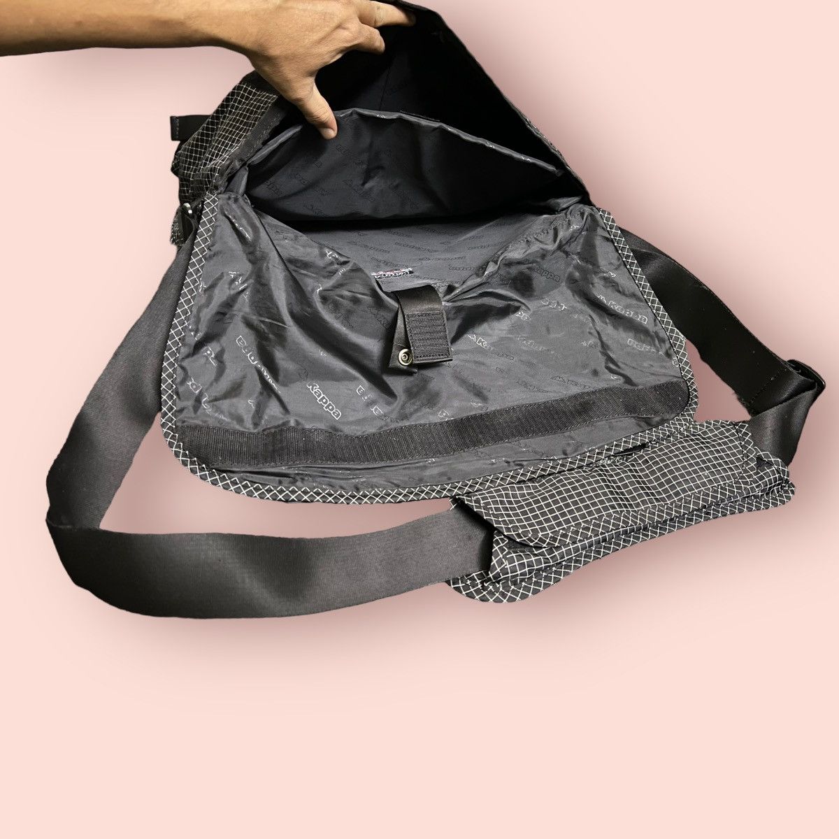 Japanese Brand × Kappa VINTAGE KAPPA CROSSBODY SLING UTILITY LAPTOP MESSENGER BAG Size ONE SIZE - 21 Thumbnail