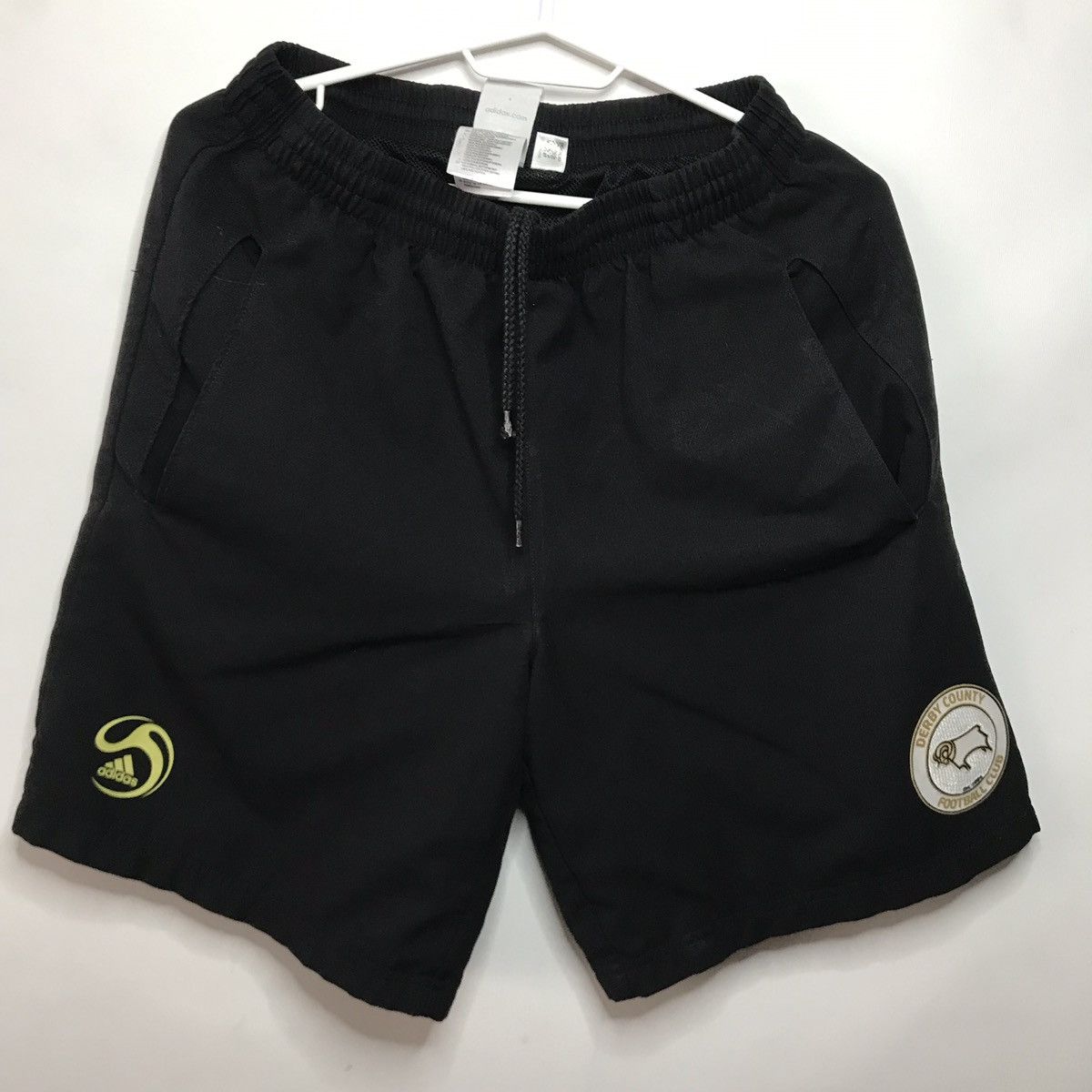 Adidas × Vintage Men’s shorts Derby county football club vintage size : S Size US 30 / EU 46 - 1 Thumbnail
