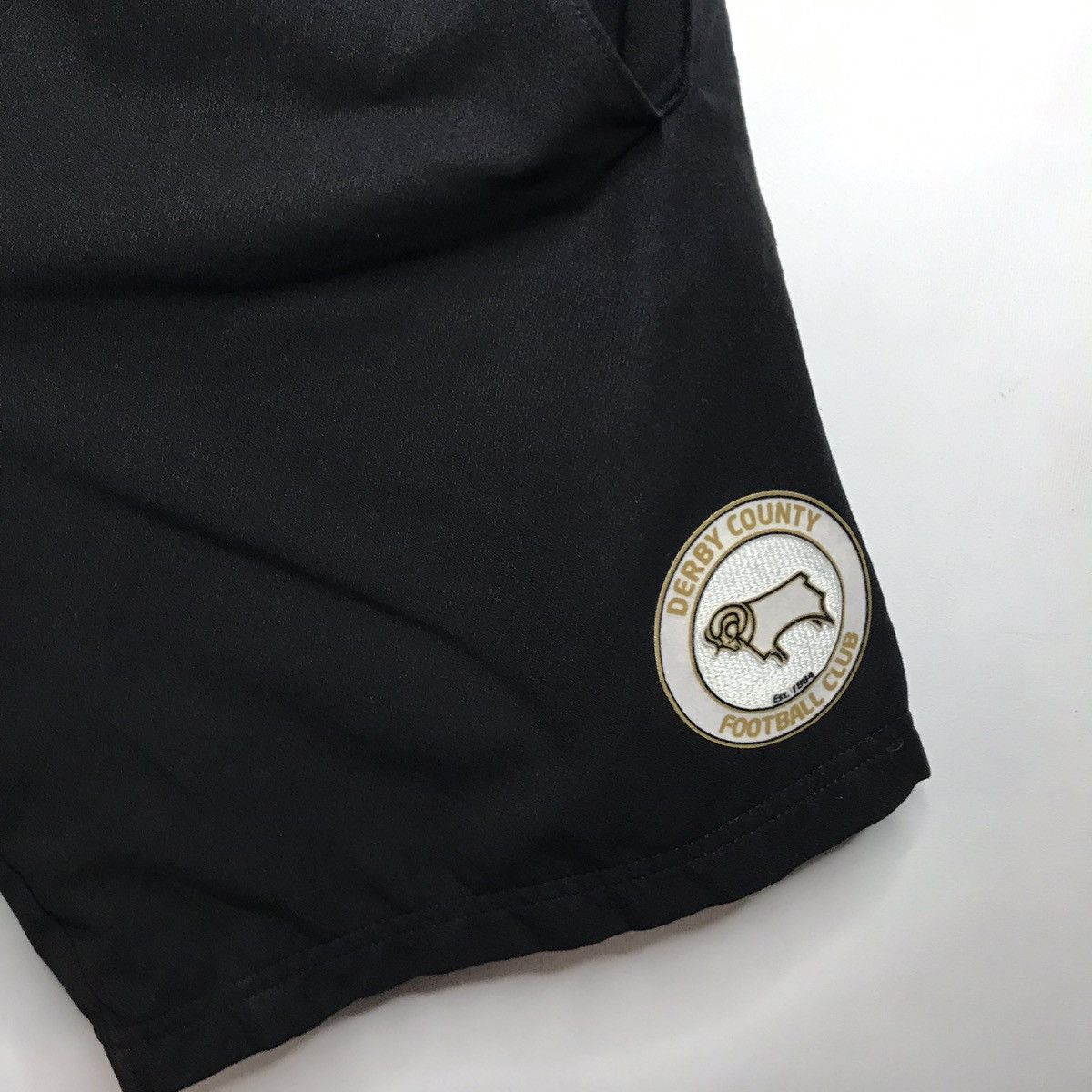 Adidas × Vintage Men’s shorts Derby county football club vintage size : S Size US 30 / EU 46 - 2 Thumbnail