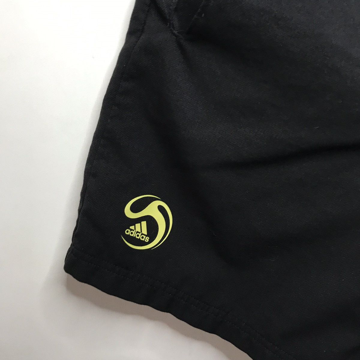 Adidas × Vintage Men’s shorts Derby county football club vintage size : S Size US 30 / EU 46 - 3 Thumbnail