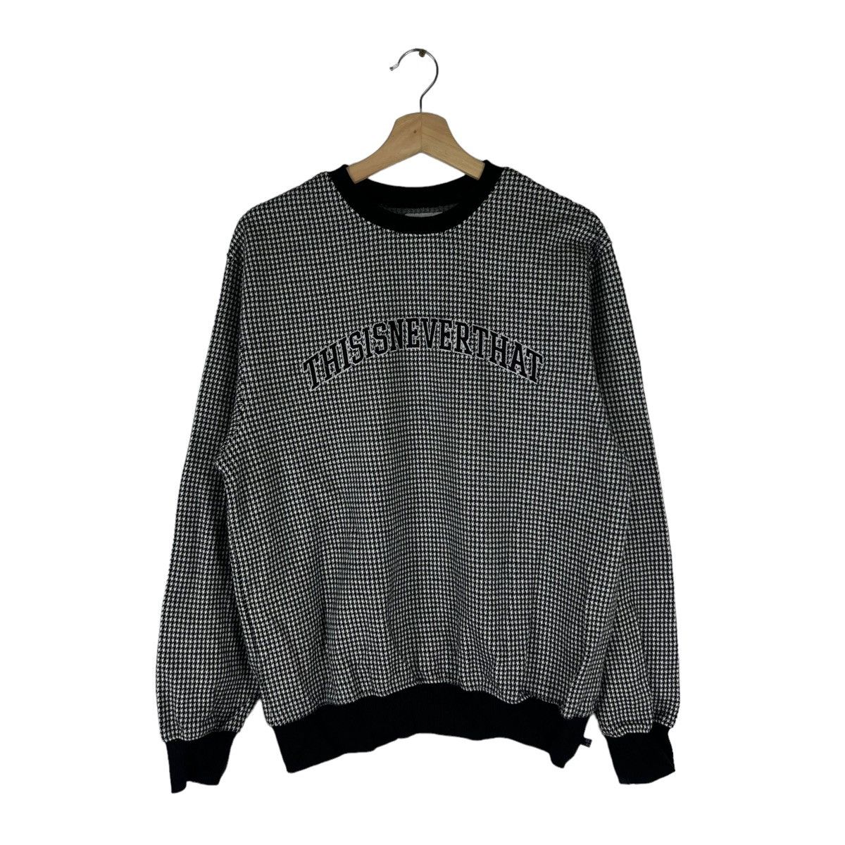 Japanese Brand RARE DESIGN BIG LOGO SWEATSHIRT THISISNEVERTHAT JAPAN MADE Size US S / EU 44-46 / 1 - 1 Thumbnail