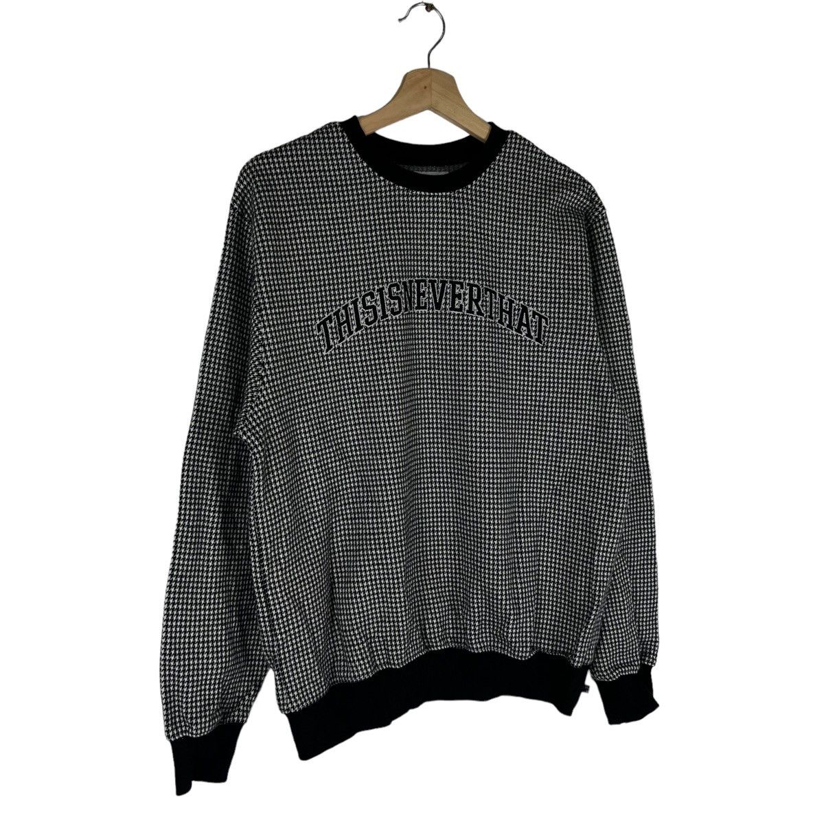 Japanese Brand RARE DESIGN BIG LOGO SWEATSHIRT THISISNEVERTHAT JAPAN MADE Size US S / EU 44-46 / 1 - 3 Thumbnail