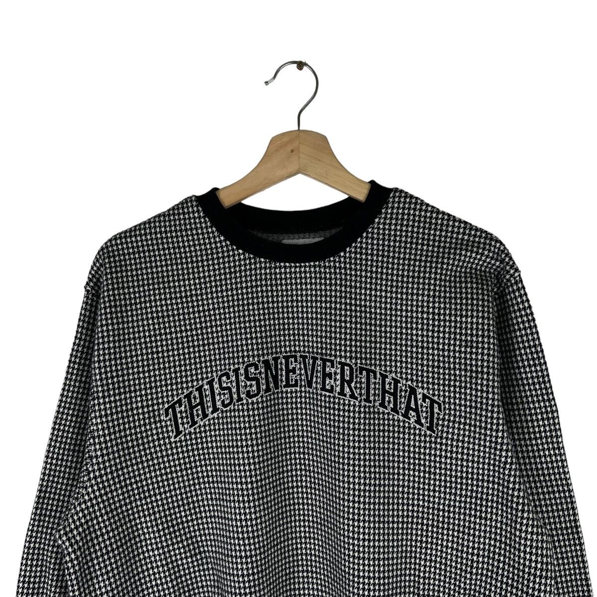 Japanese Brand RARE DESIGN BIG LOGO SWEATSHIRT THISISNEVERTHAT JAPAN MADE Size US S / EU 44-46 / 1 - 2 Thumbnail
