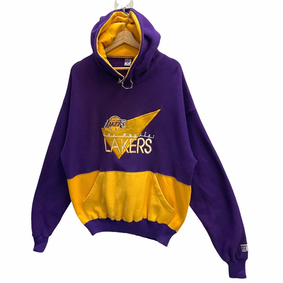 NBA × Vintage 💥90s LA LAKERS NBA EMBROIDERED LOGO HOODIE Size US L / EU 52-54 / 3 - 3 Thumbnail