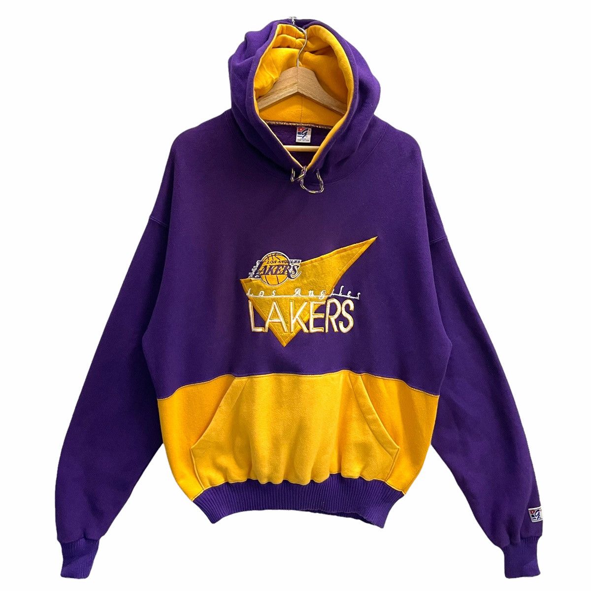 NBA × Vintage 💥90s LA LAKERS NBA EMBROIDERED LOGO HOODIE Size US L / EU 52-54 / 3 - 1 Thumbnail
