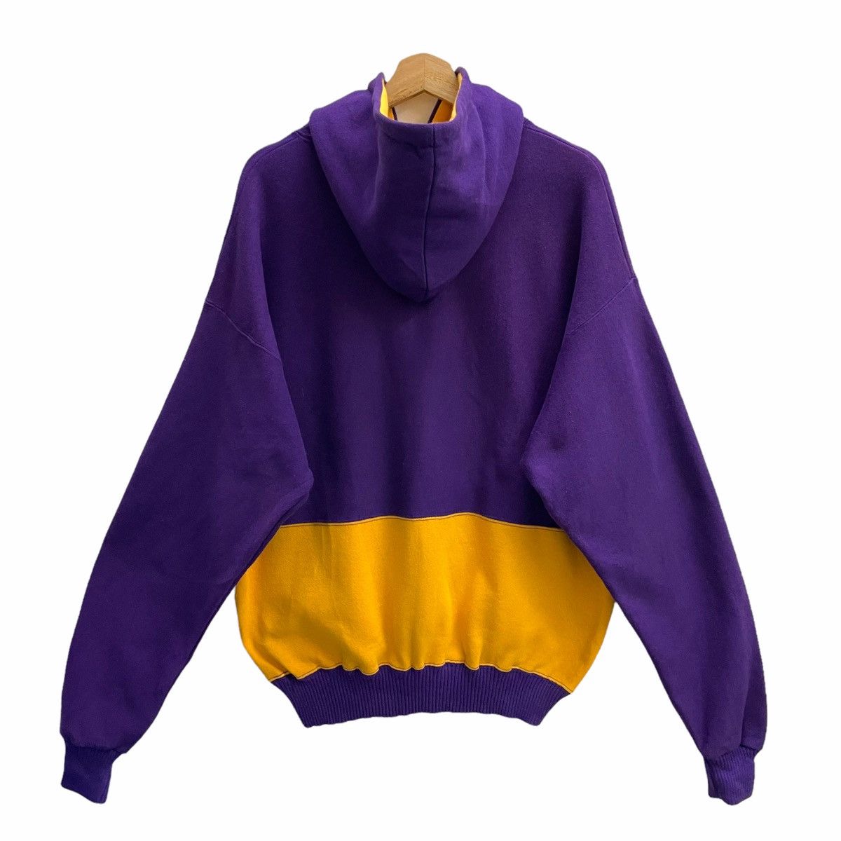 NBA × Vintage 💥90s LA LAKERS NBA EMBROIDERED LOGO HOODIE Size US L / EU 52-54 / 3 - 9 Thumbnail