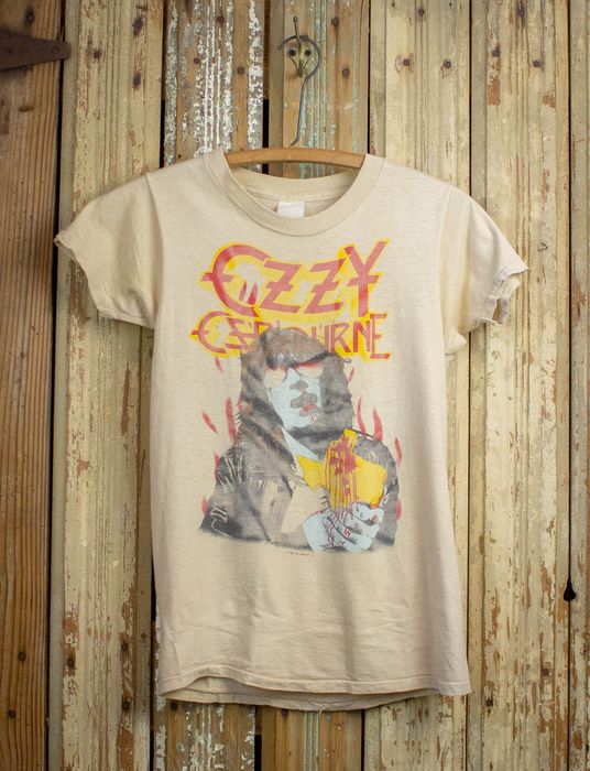 ozzy osbourne bites chicken