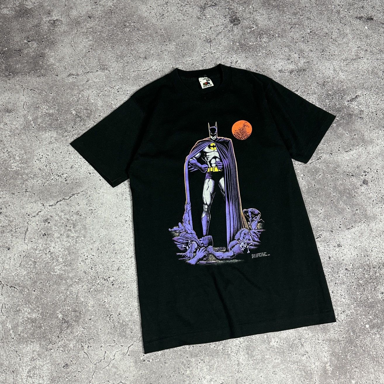 Vintage Vintage 80s Batman DC Comics Graphic tee rare Marvel Grail Size US M / EU 48-50 / 2 - 4 Thumbnail