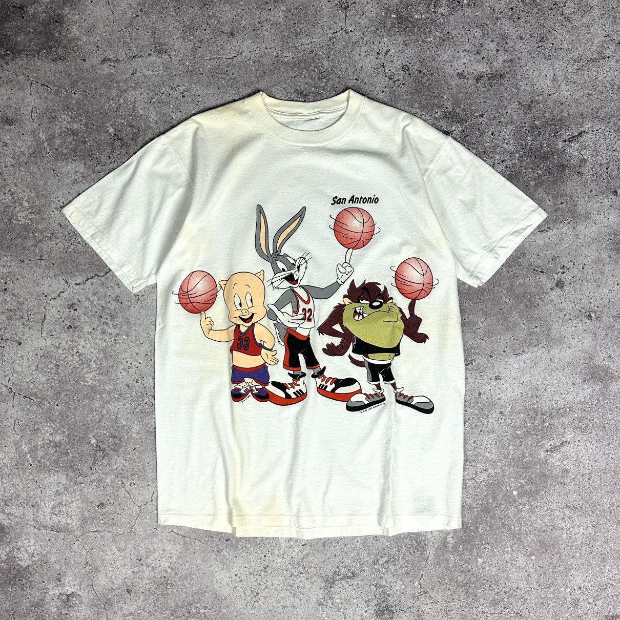 NBA Vintage 90s Looney Tunes San Antonio NBA tee Warner Bros Size US L / EU 52-54 / 3 - 1 Thumbnail
