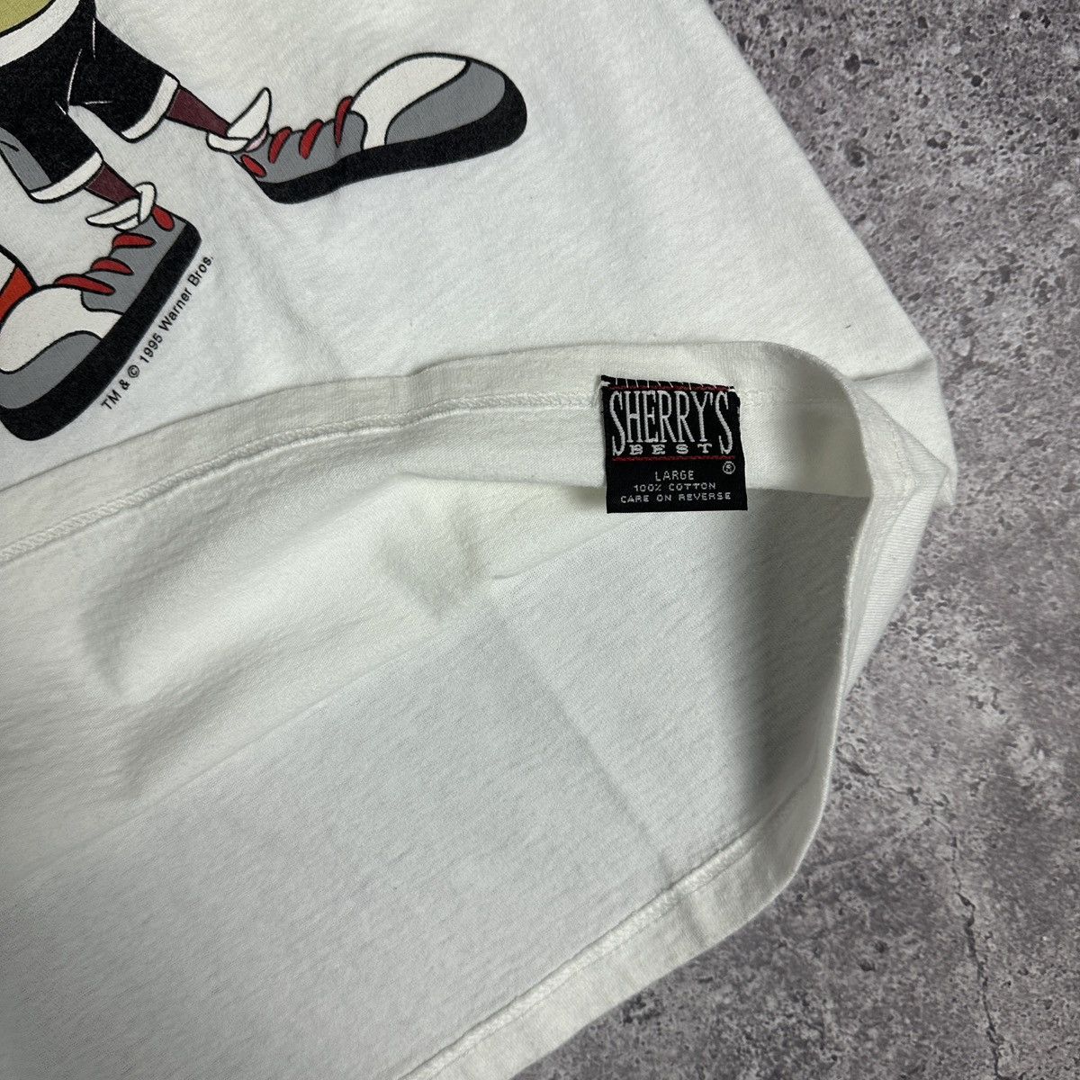NBA Vintage 90s Looney Tunes San Antonio NBA tee Warner Bros Size US L / EU 52-54 / 3 - 9 Thumbnail