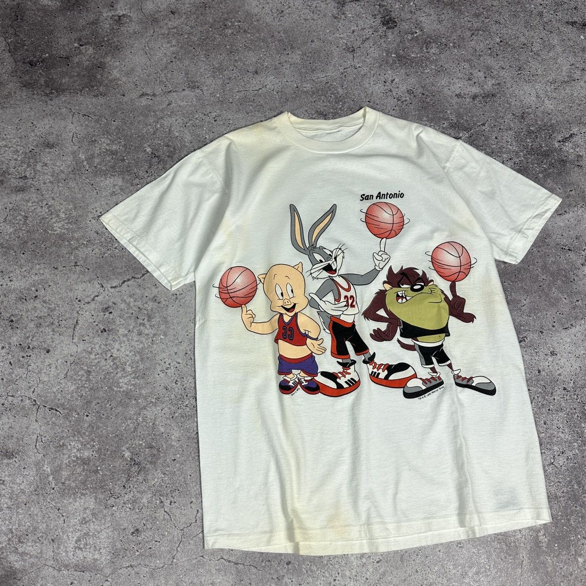 NBA Vintage 90s Looney Tunes San Antonio NBA tee Warner Bros Size US L / EU 52-54 / 3 - 4 Thumbnail
