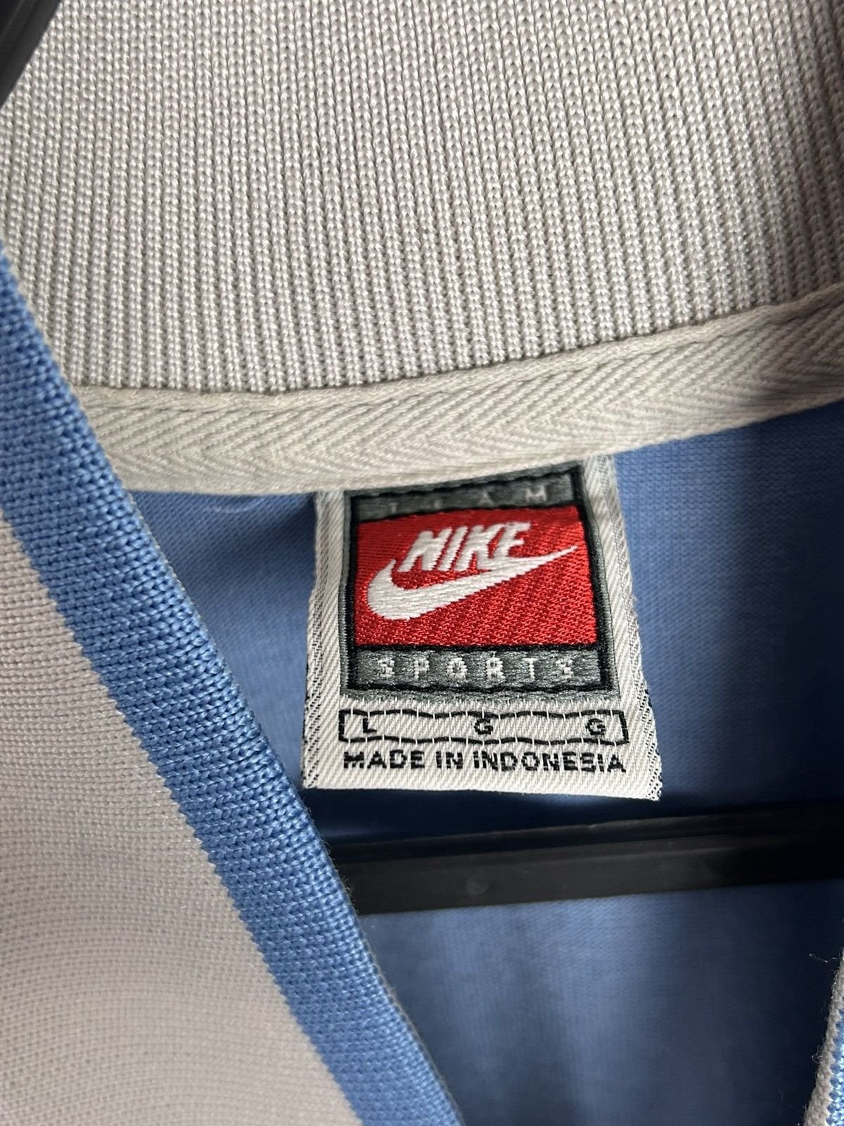 Nike 90s Vintage Nike Team Sports North Carolina Zipped Jacket Size US L / EU 52-54 / 3 - 8 Thumbnail