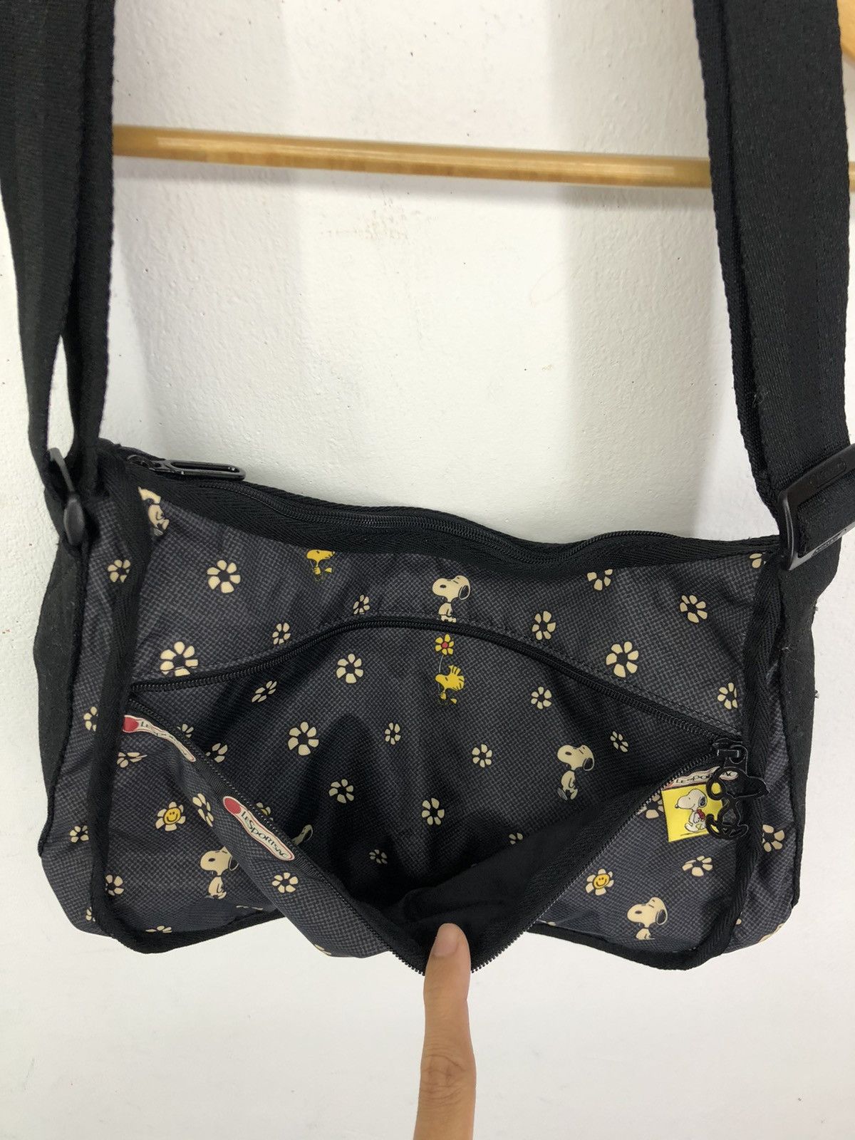Peanuts Snoopy x Lesportsac Sling Bag