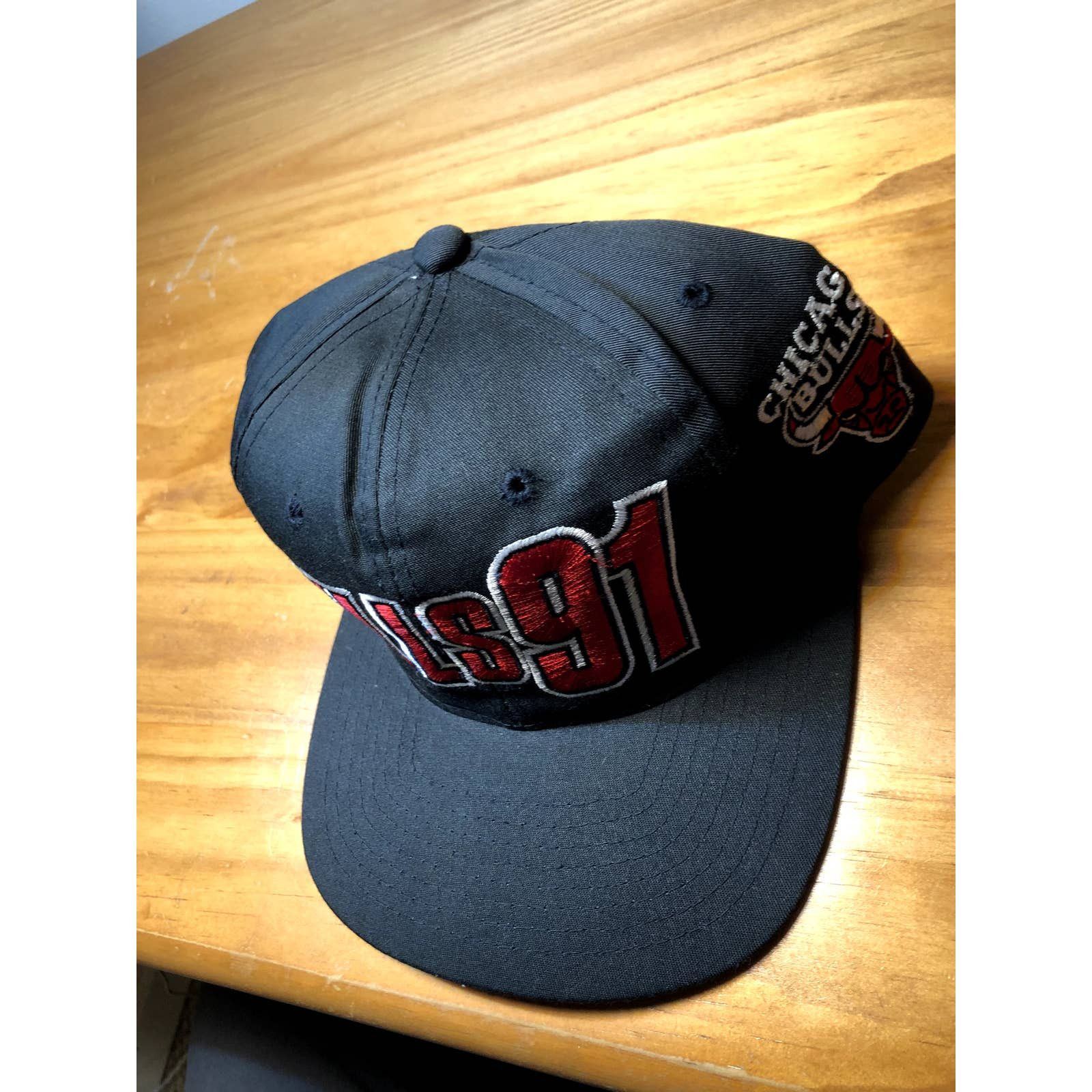 New VTG Chicago Bulls Starter Hat 1991 - Black Red White
