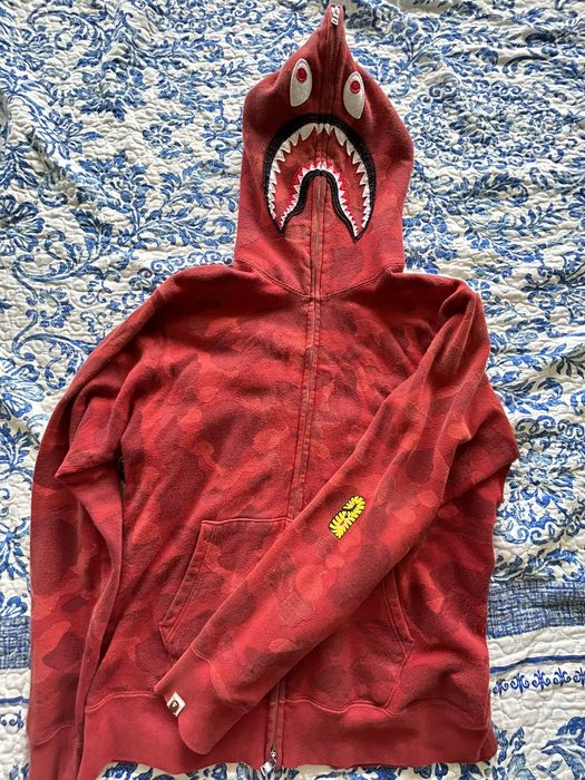 Red camo bape discount hoodie