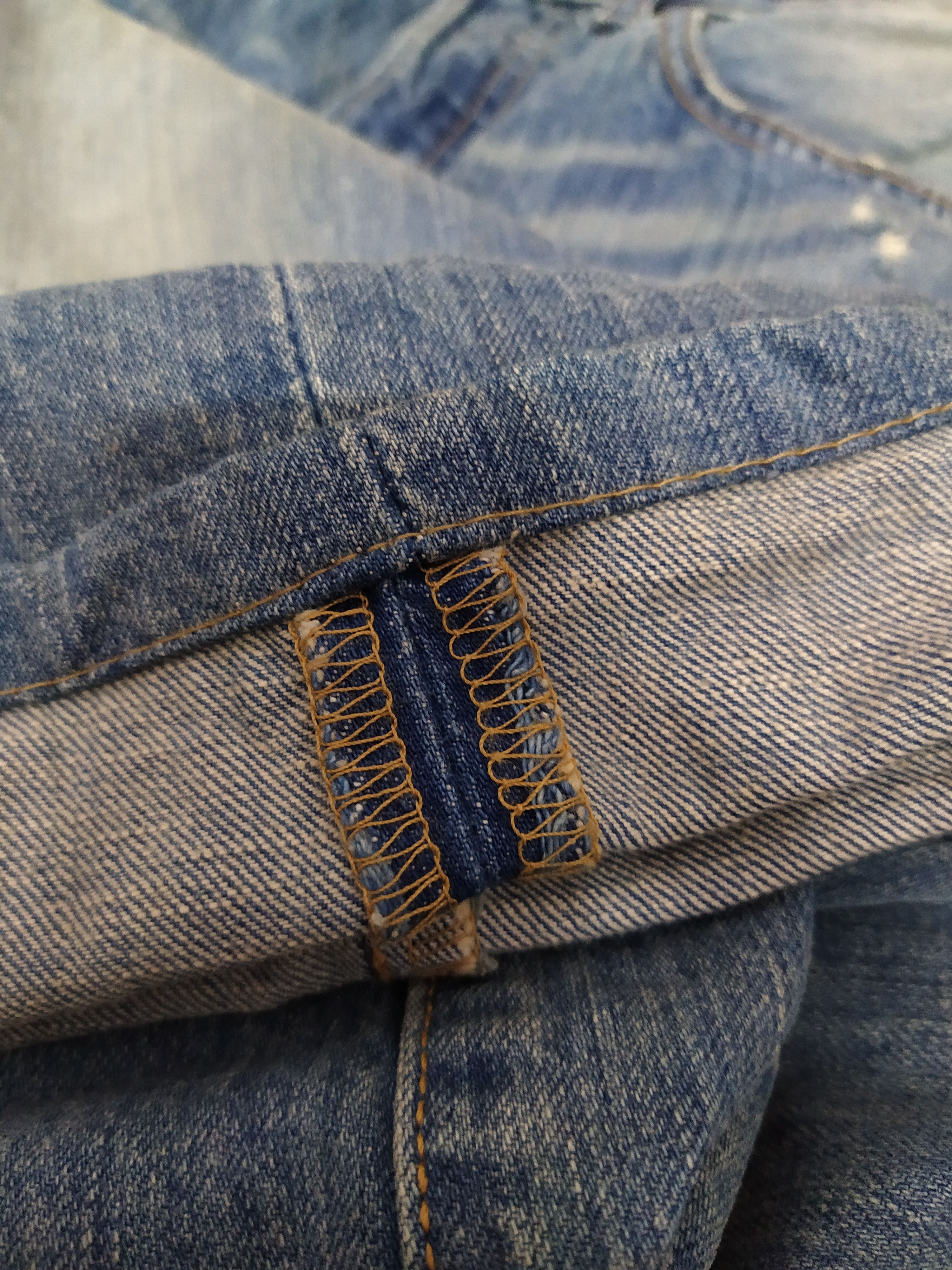 Levi's Vintage Clothing LEVIS 501 DISTRESSED DENIM (B362) Size US 32 / EU 48 - 17 Thumbnail